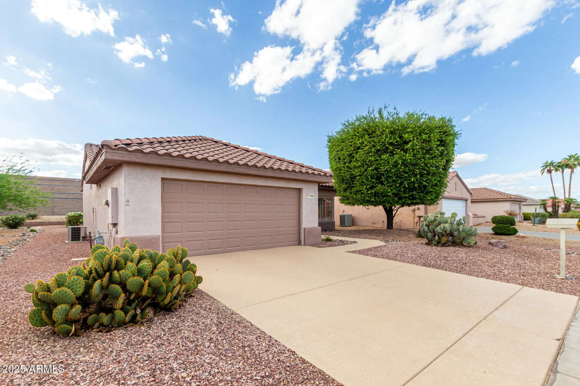 Property Slideshow image 1 of 34 | 17580 n estrella vista dr, Surprise, AZ, 85374