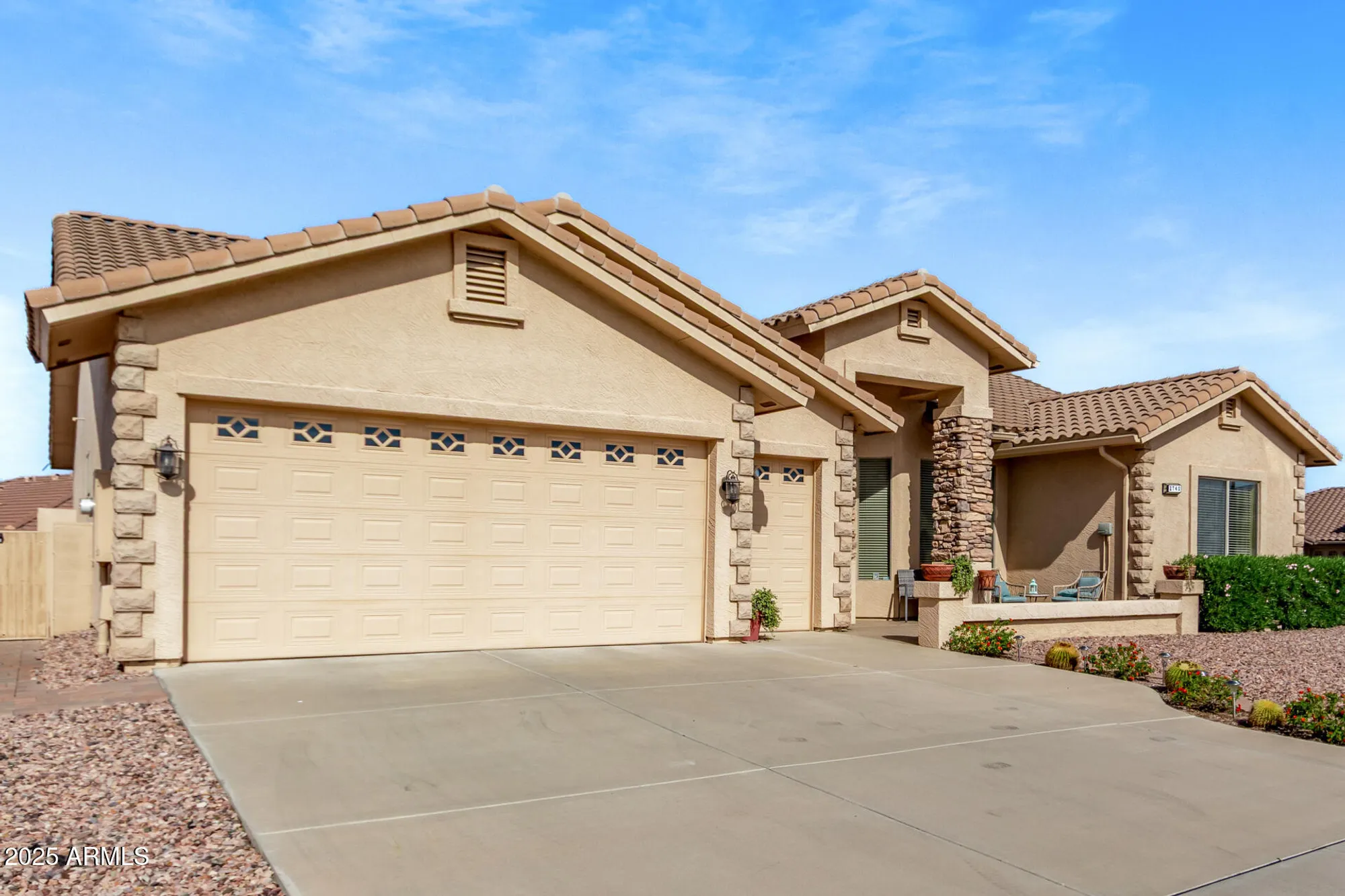Property Slideshow image 3 of 47 | 2740 s teakwood cir, Mesa, AZ, 85209
