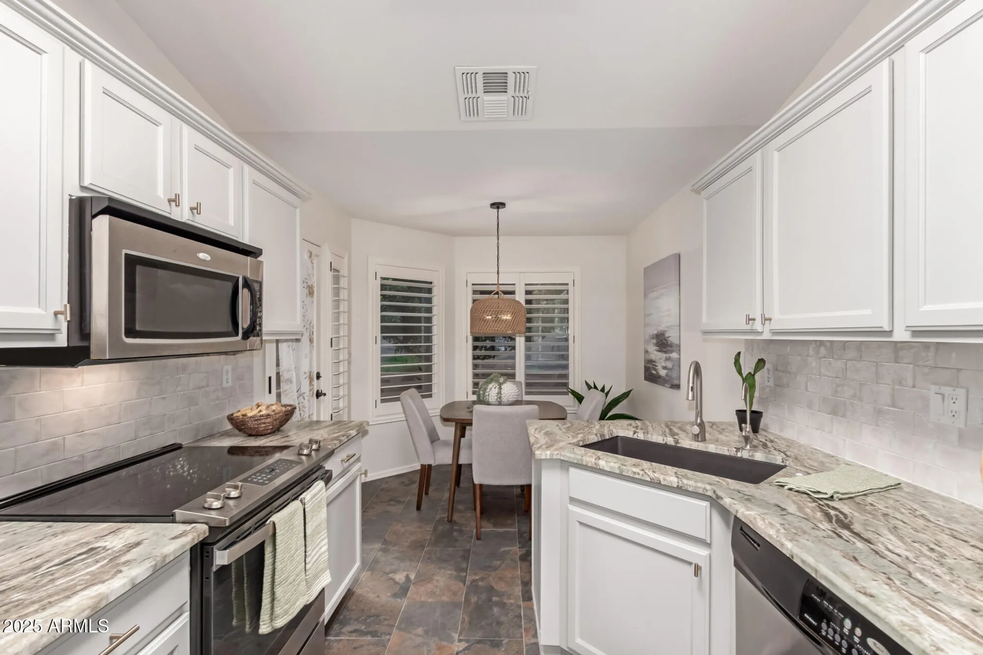 Property Slideshow image 13 of 37 | 19812 n 90th dr, Peoria, AZ, 85382