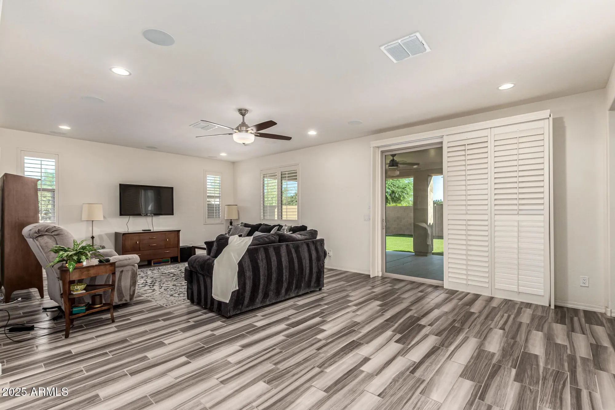 Property Slideshow image 8 of 37 | 10311 e trent ave, Mesa, AZ, 85212