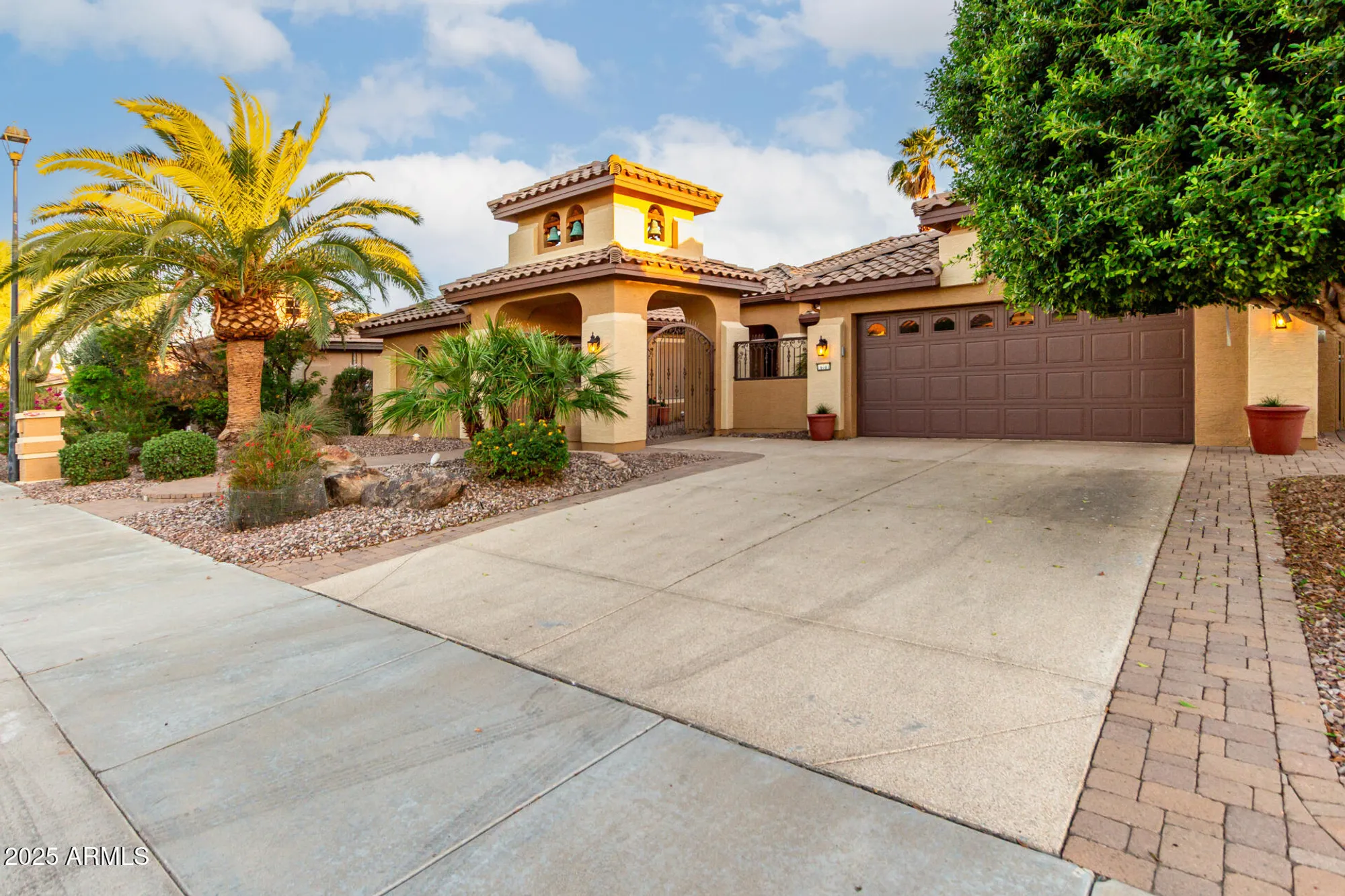 Property Slideshow image 3 of 66 | 16081 w piccadilly rd, Goodyear, AZ, 85395