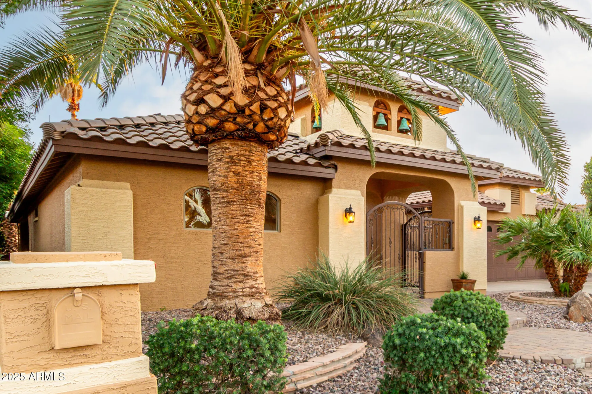 Property Slideshow image 6 of 66 | 16081 w piccadilly rd, Goodyear, AZ, 85395