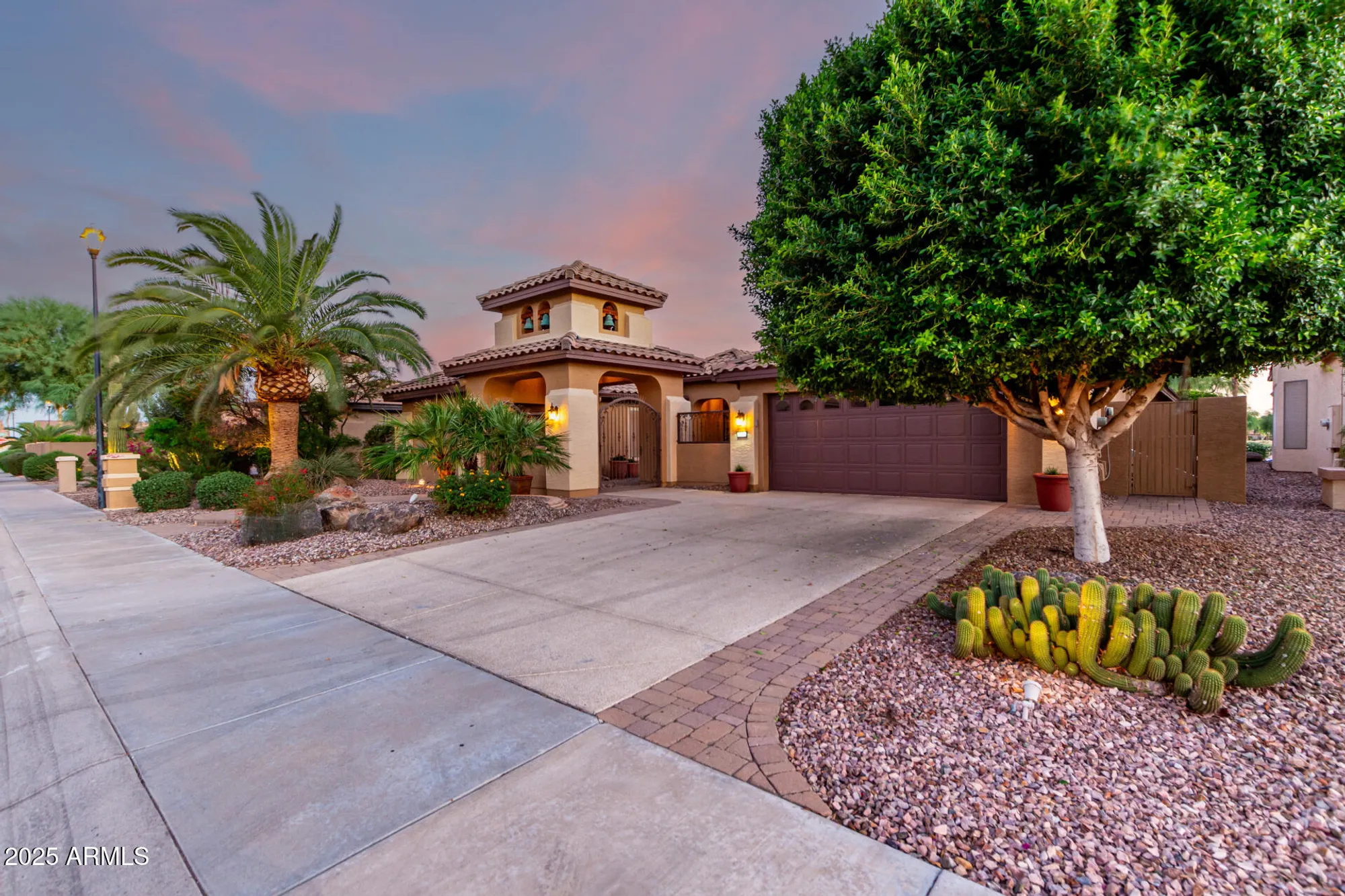 Property Slideshow image 12 of 66 | 16081 w piccadilly rd, Goodyear, AZ, 85395
