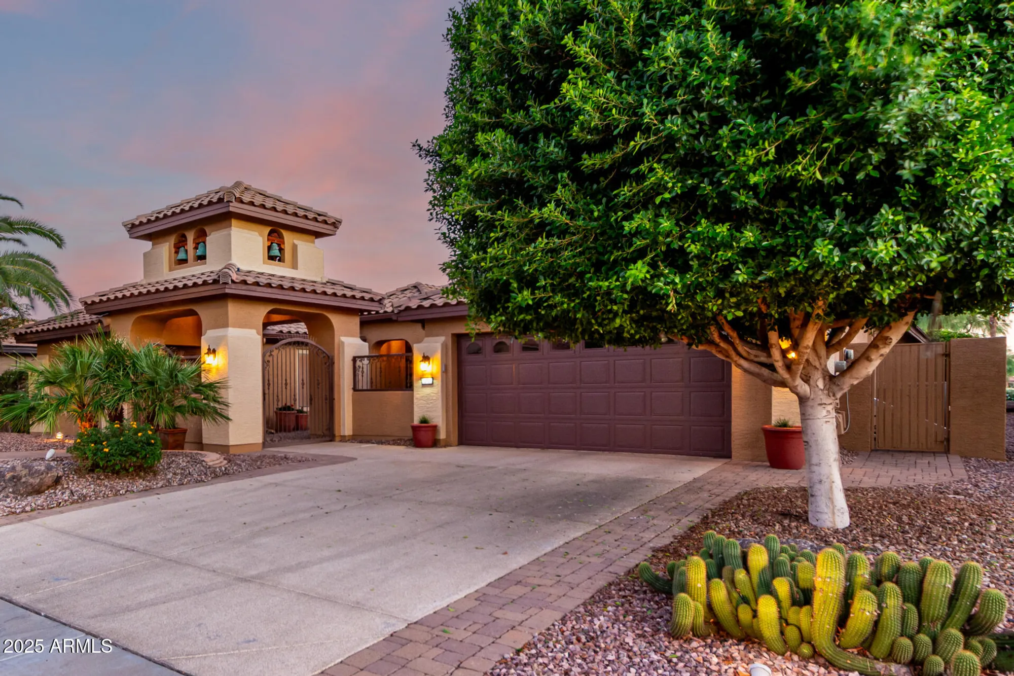 Property Slideshow image 13 of 66 | 16081 w piccadilly rd, Goodyear, AZ, 85395