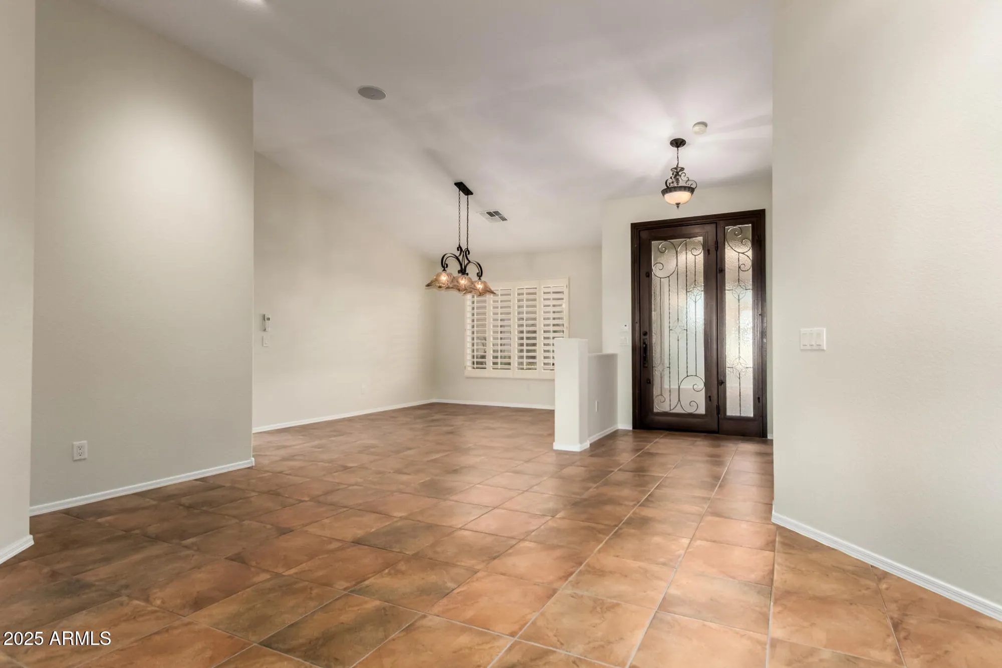 Property Slideshow image 16 of 66 | 16081 w piccadilly rd, Goodyear, AZ, 85395