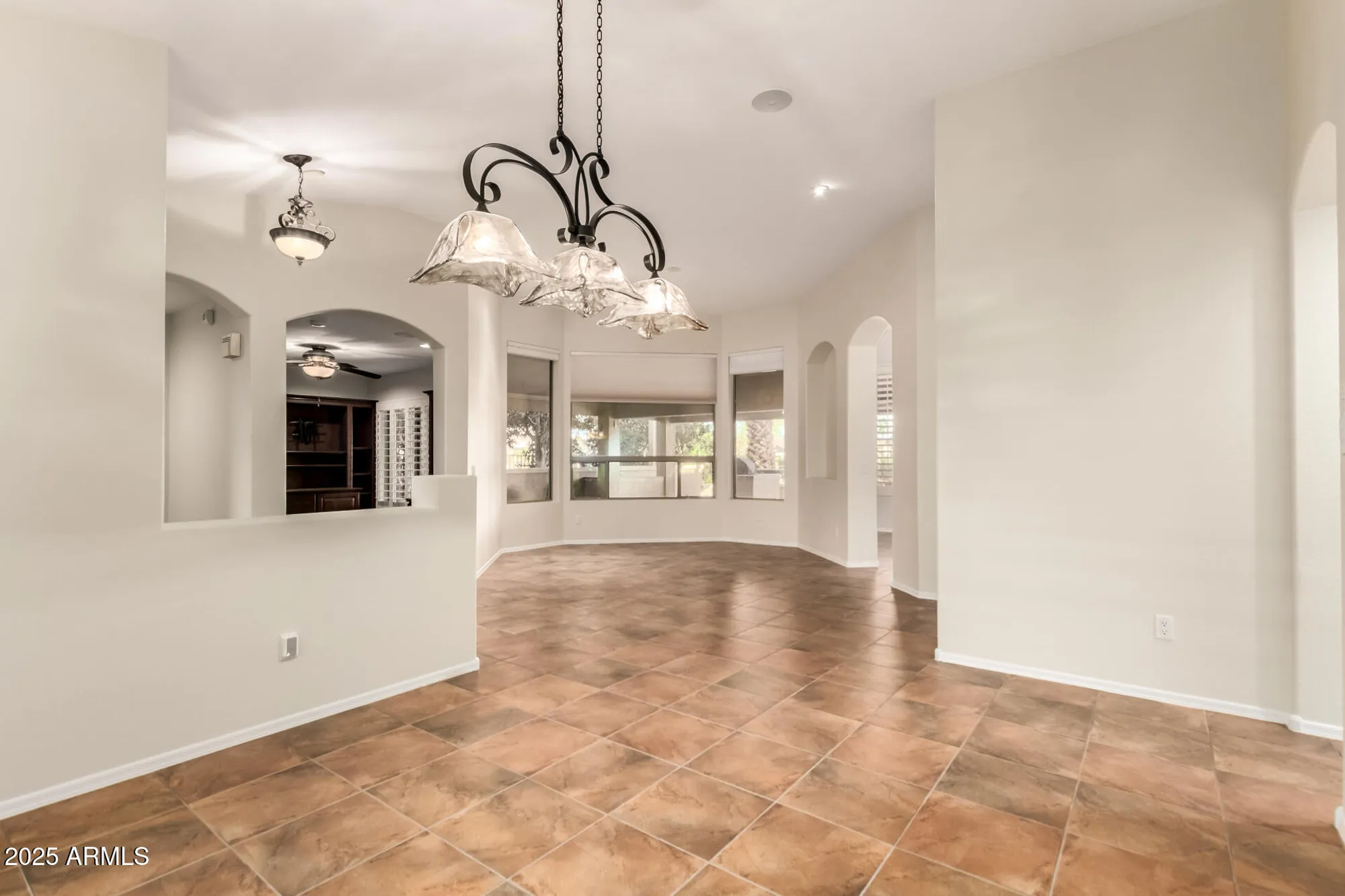 Property Slideshow image 17 of 66 | 16081 w piccadilly rd, Goodyear, AZ, 85395