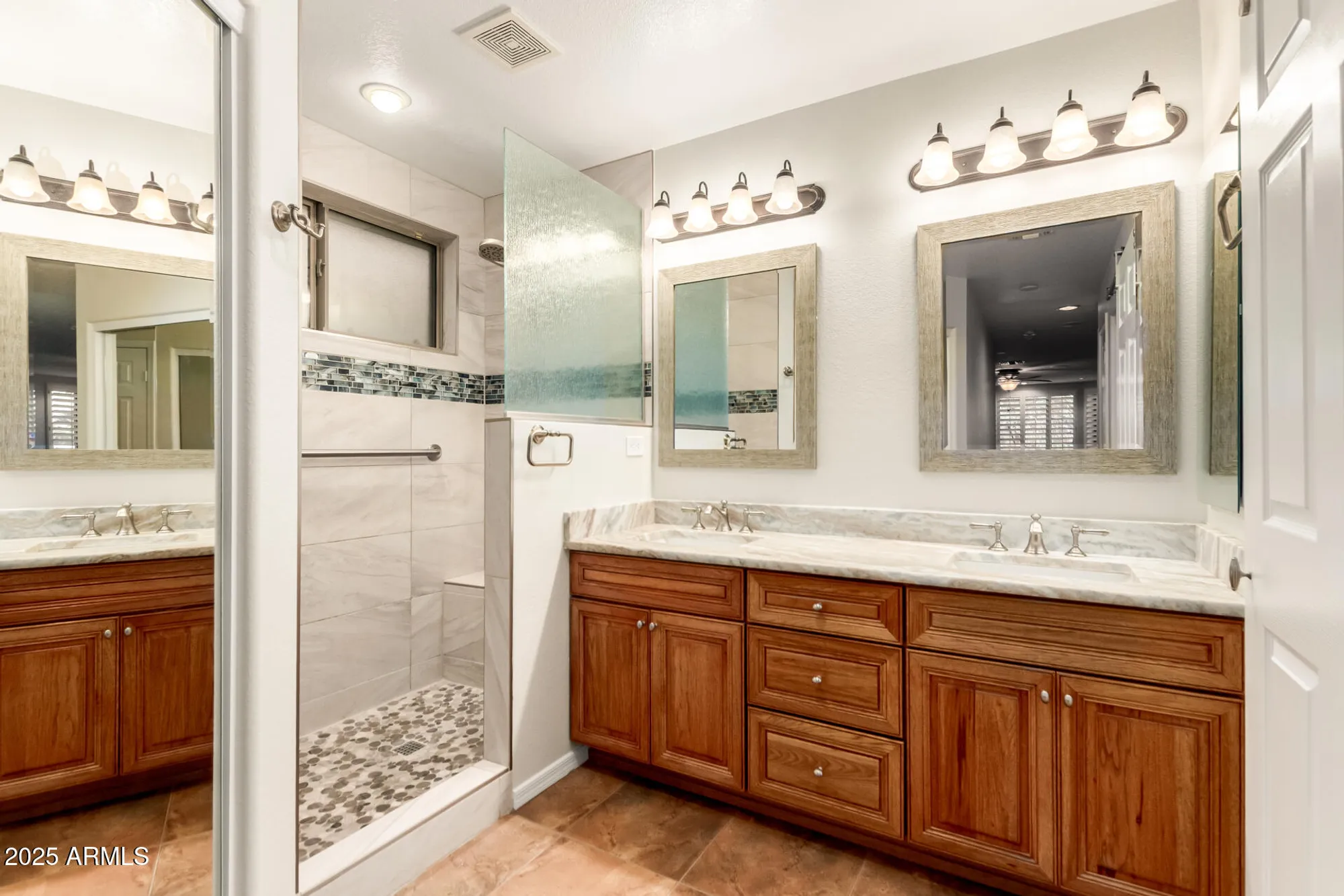 Property Slideshow image 28 of 66 | 16081 w piccadilly rd, Goodyear, AZ, 85395