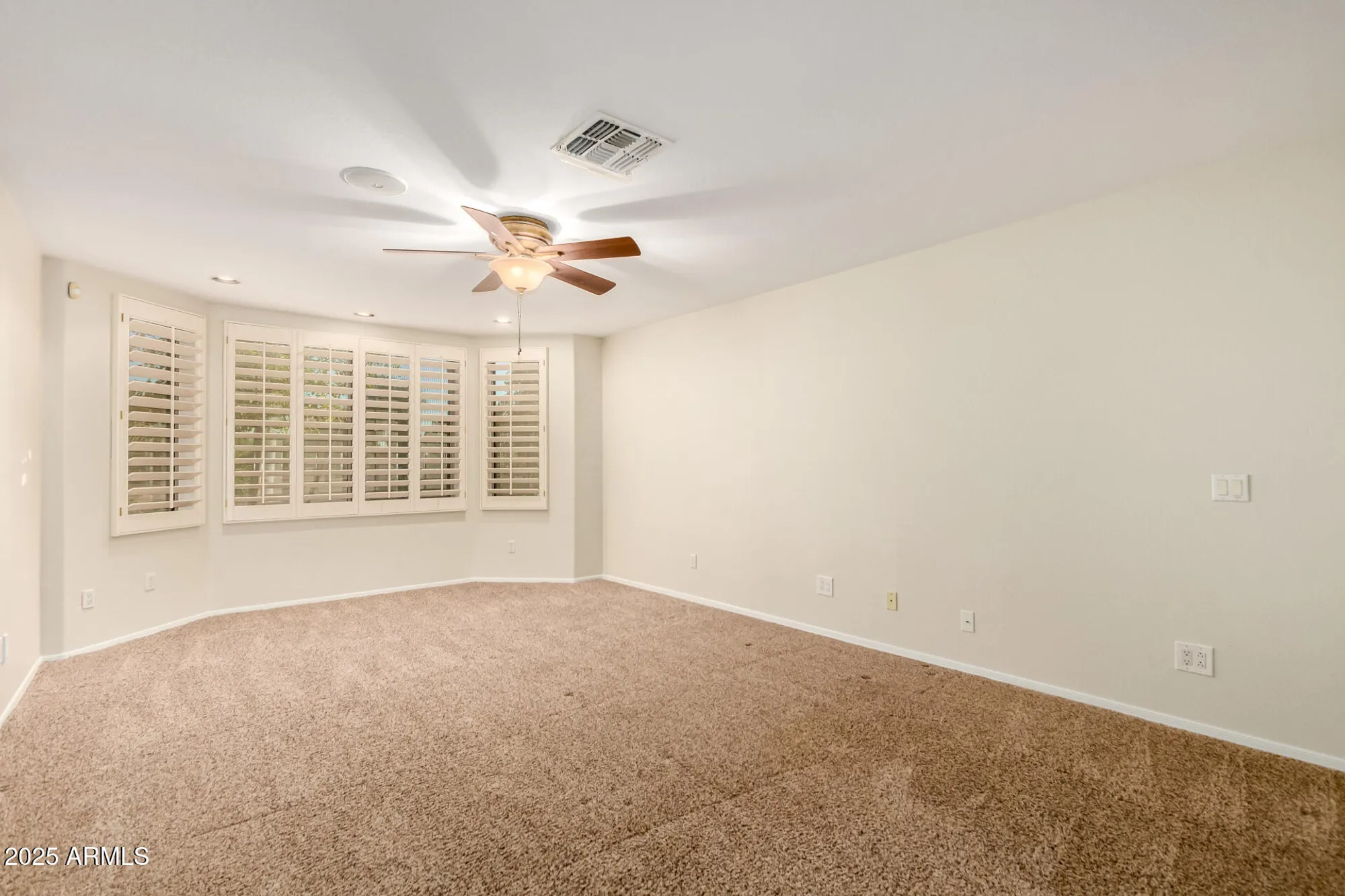 Property Slideshow image 26 of 66 | 16081 w piccadilly rd, Goodyear, AZ, 85395