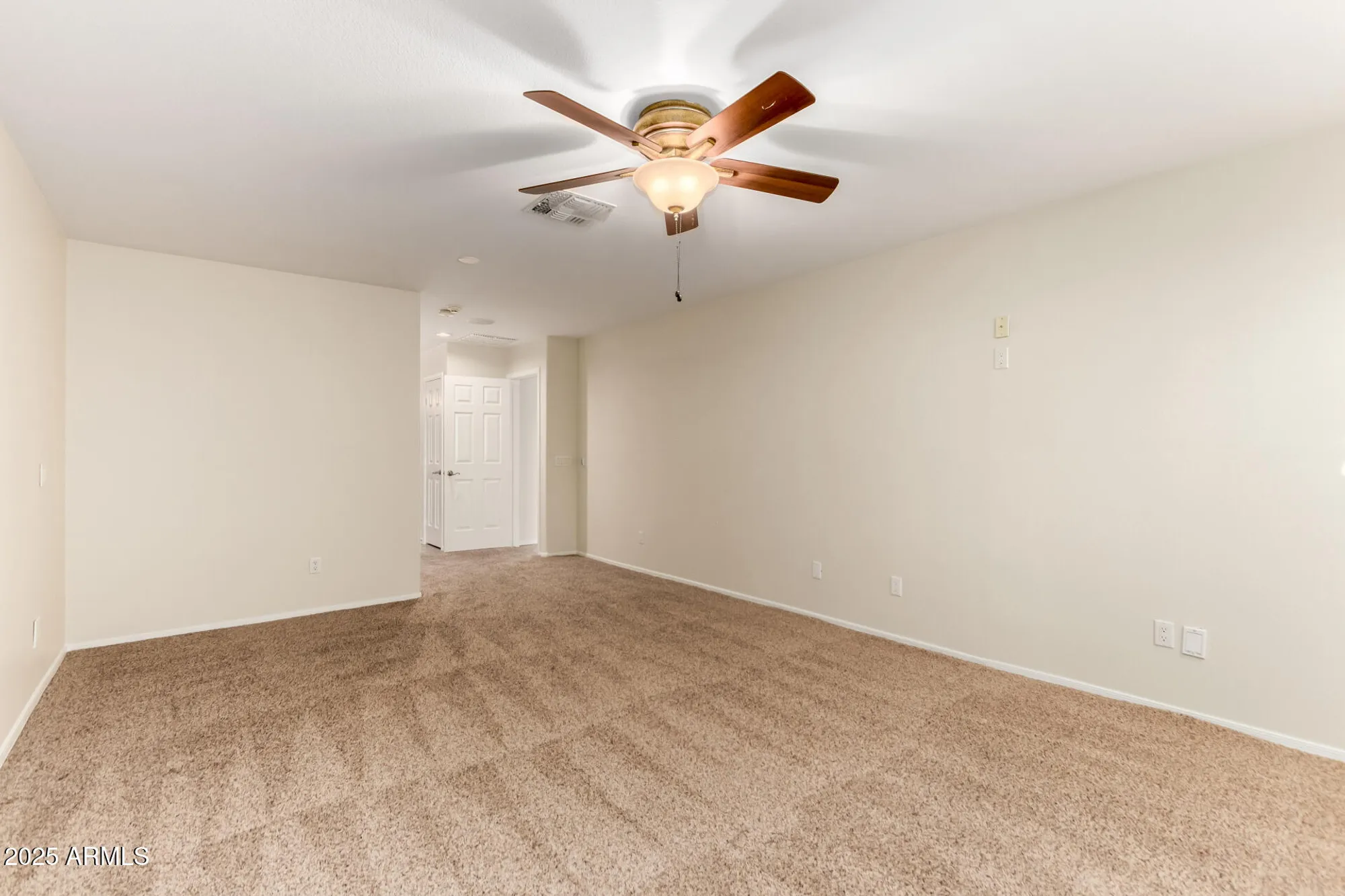 Property Slideshow image 27 of 66 | 16081 w piccadilly rd, Goodyear, AZ, 85395