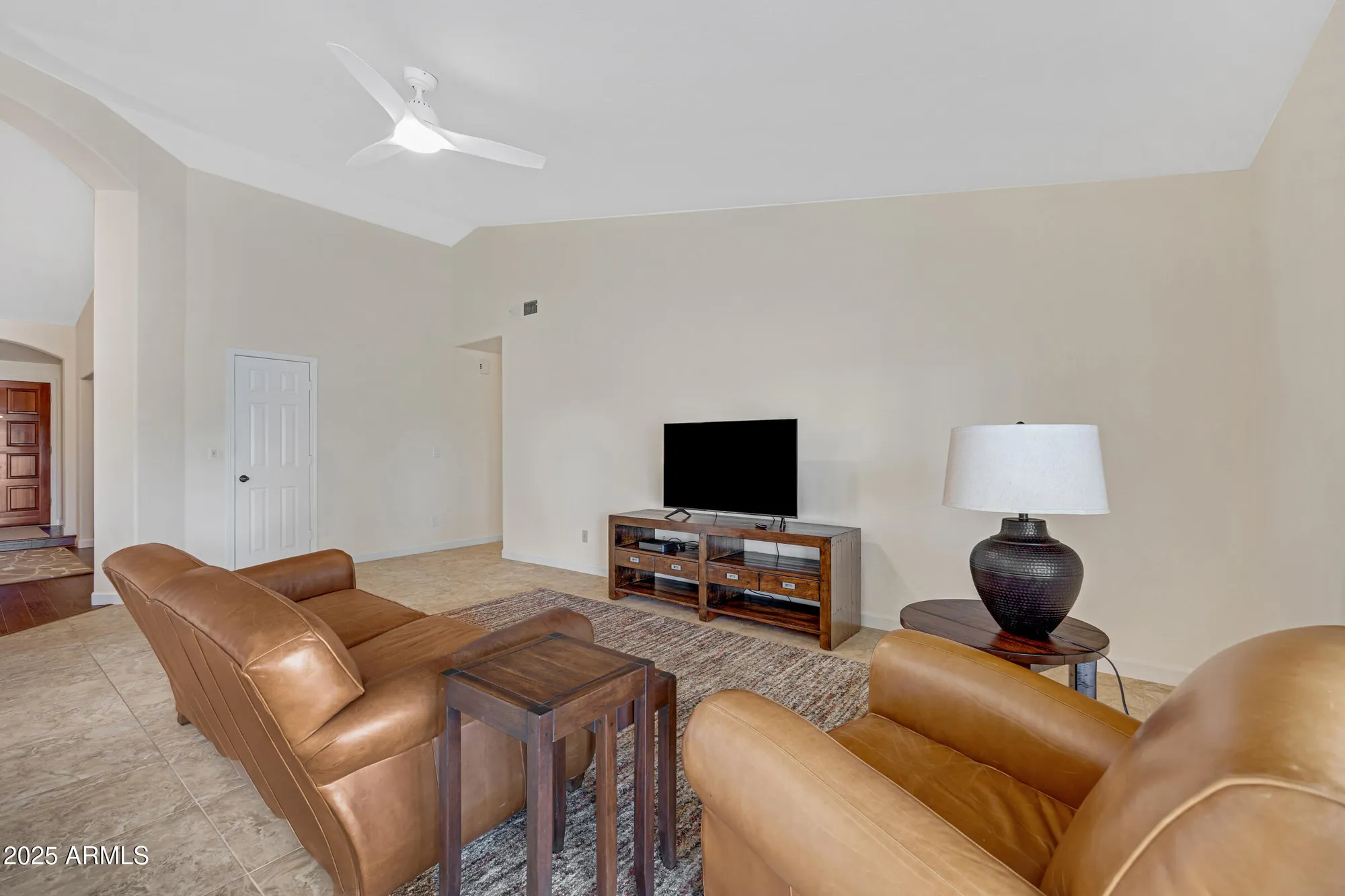 Property Slideshow image 11 of 38 | 11623 s 46th st, Phoenix, AZ, 85044