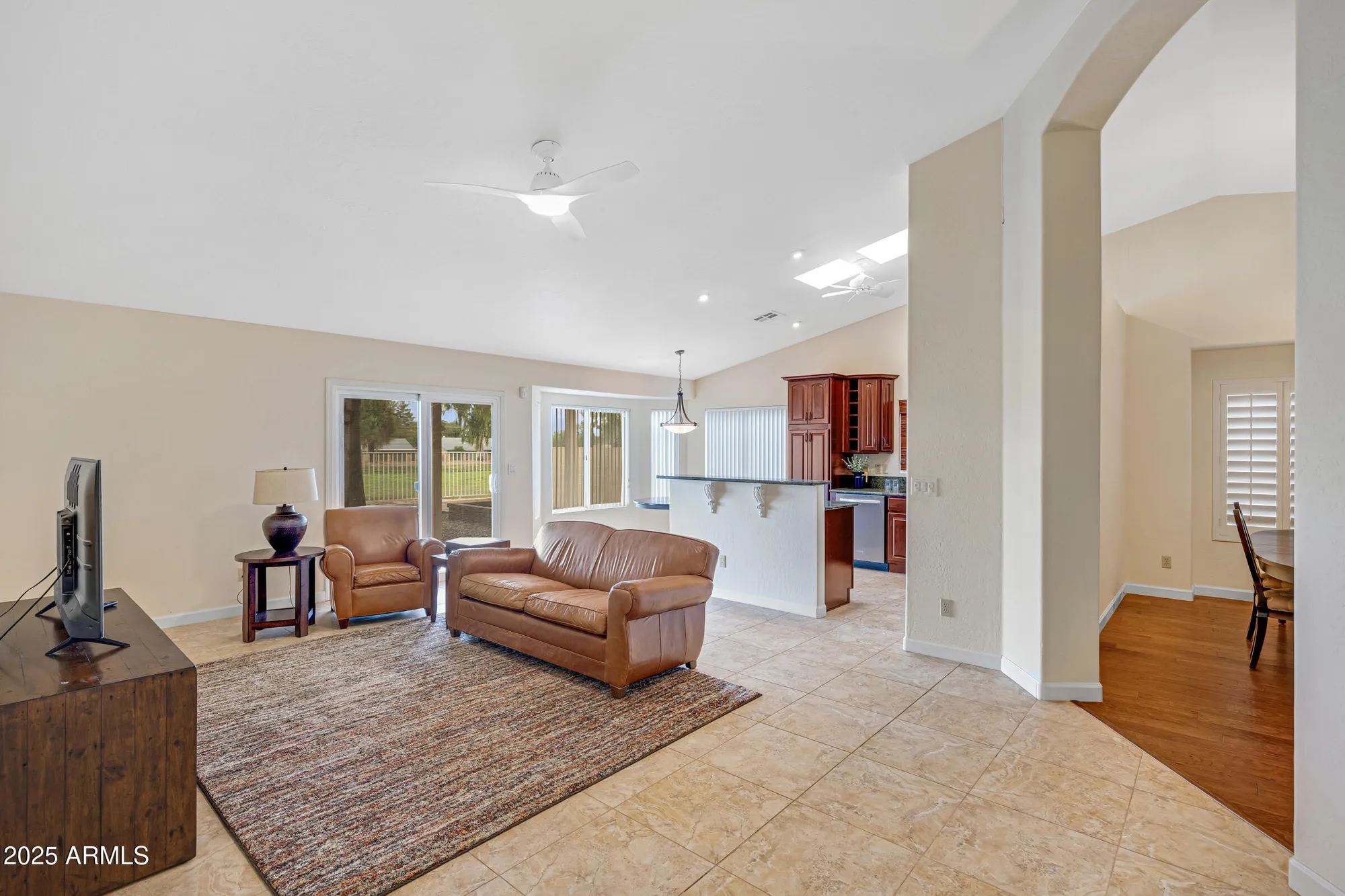Property Slideshow image 12 of 38 | 11623 s 46th st, Phoenix, AZ, 85044