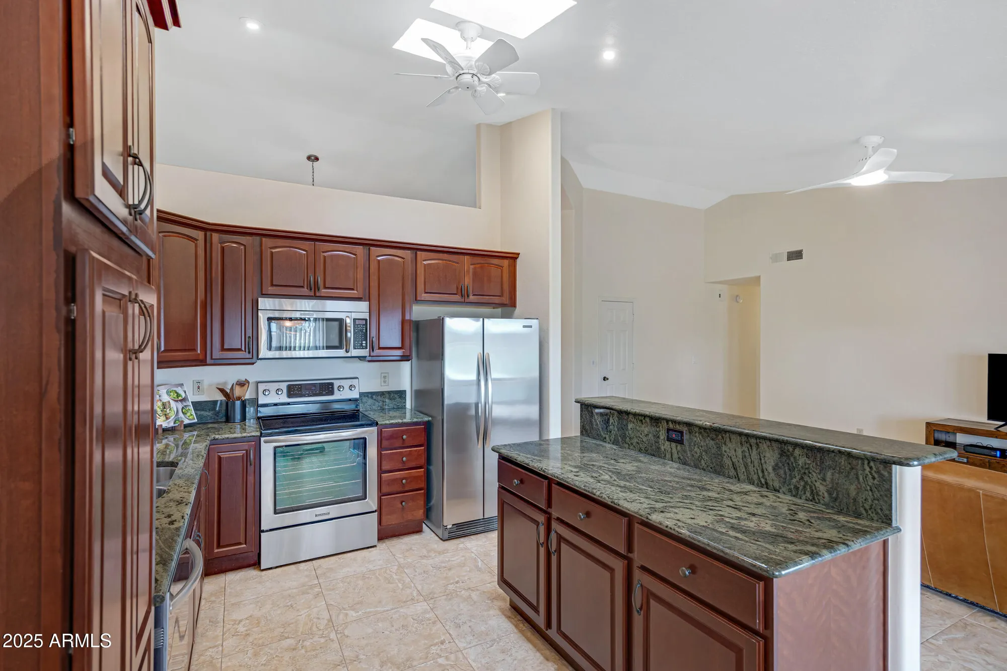Property Slideshow image 14 of 38 | 11623 s 46th st, Phoenix, AZ, 85044