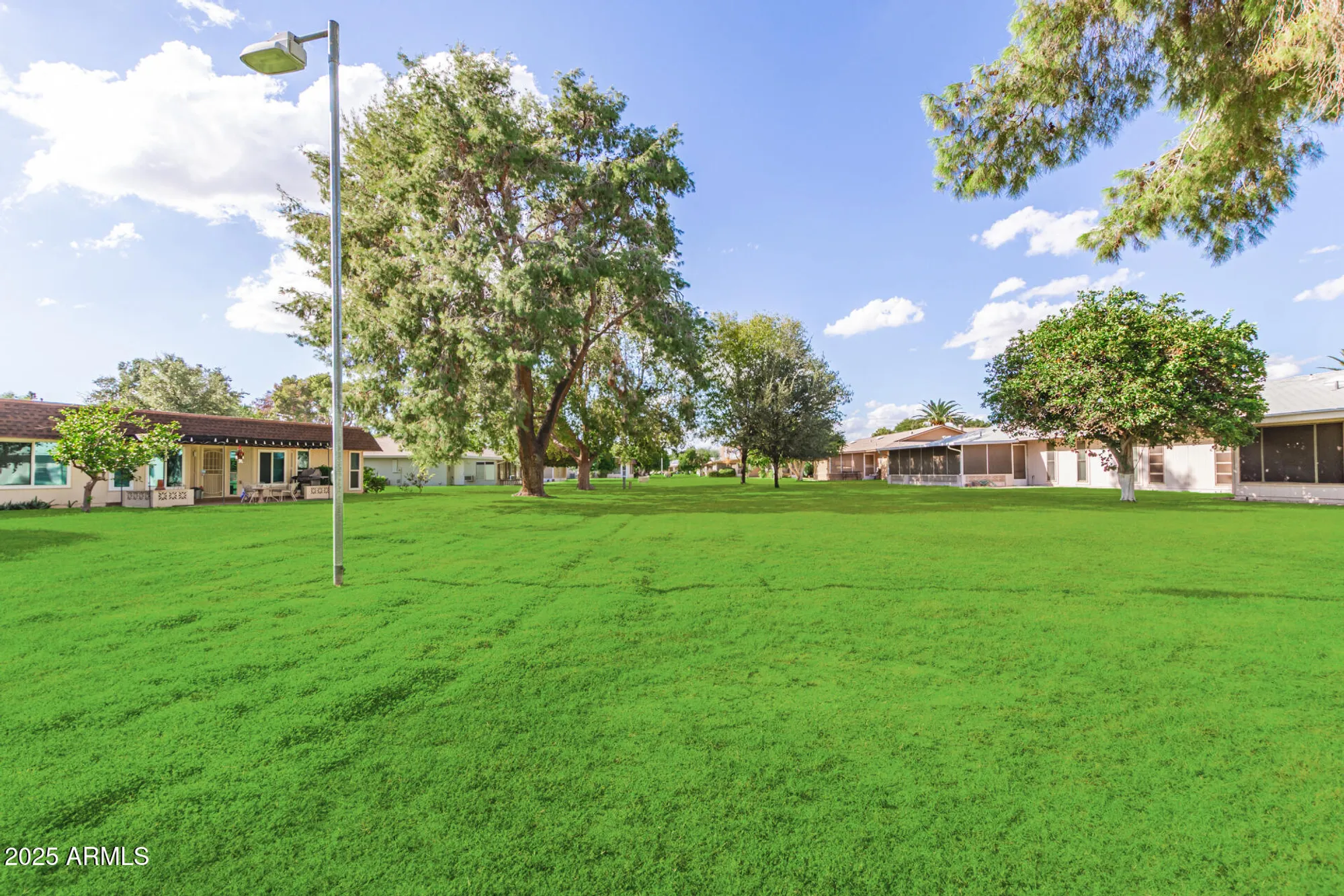 Property Slideshow image 21 of 31 | 9625 w oak ridge dr, Sun City, AZ, 85351