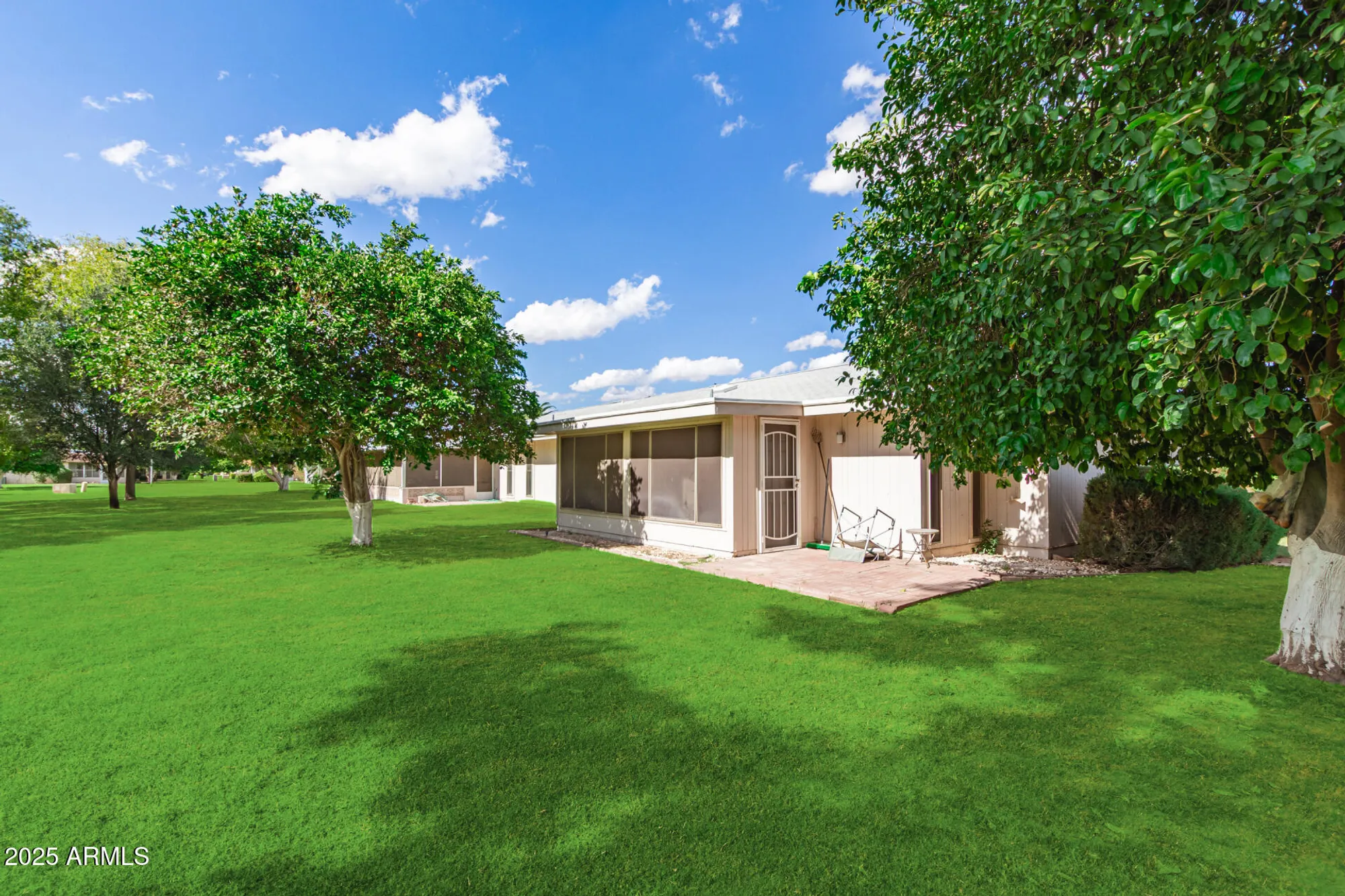 Property Slideshow image 20 of 31 | 9625 w oak ridge dr, Sun City, AZ, 85351