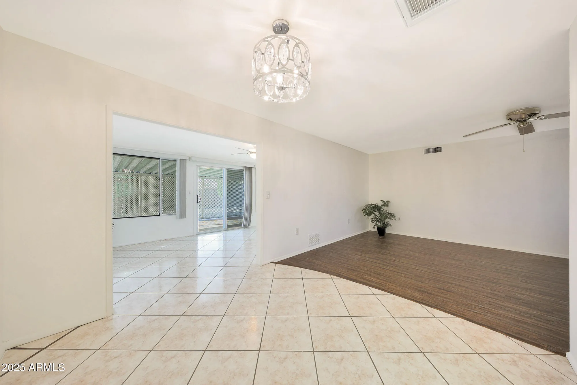 Property Slideshow image 14 of 48 | 10760 w saratoga cir, Sun City, AZ, 85351