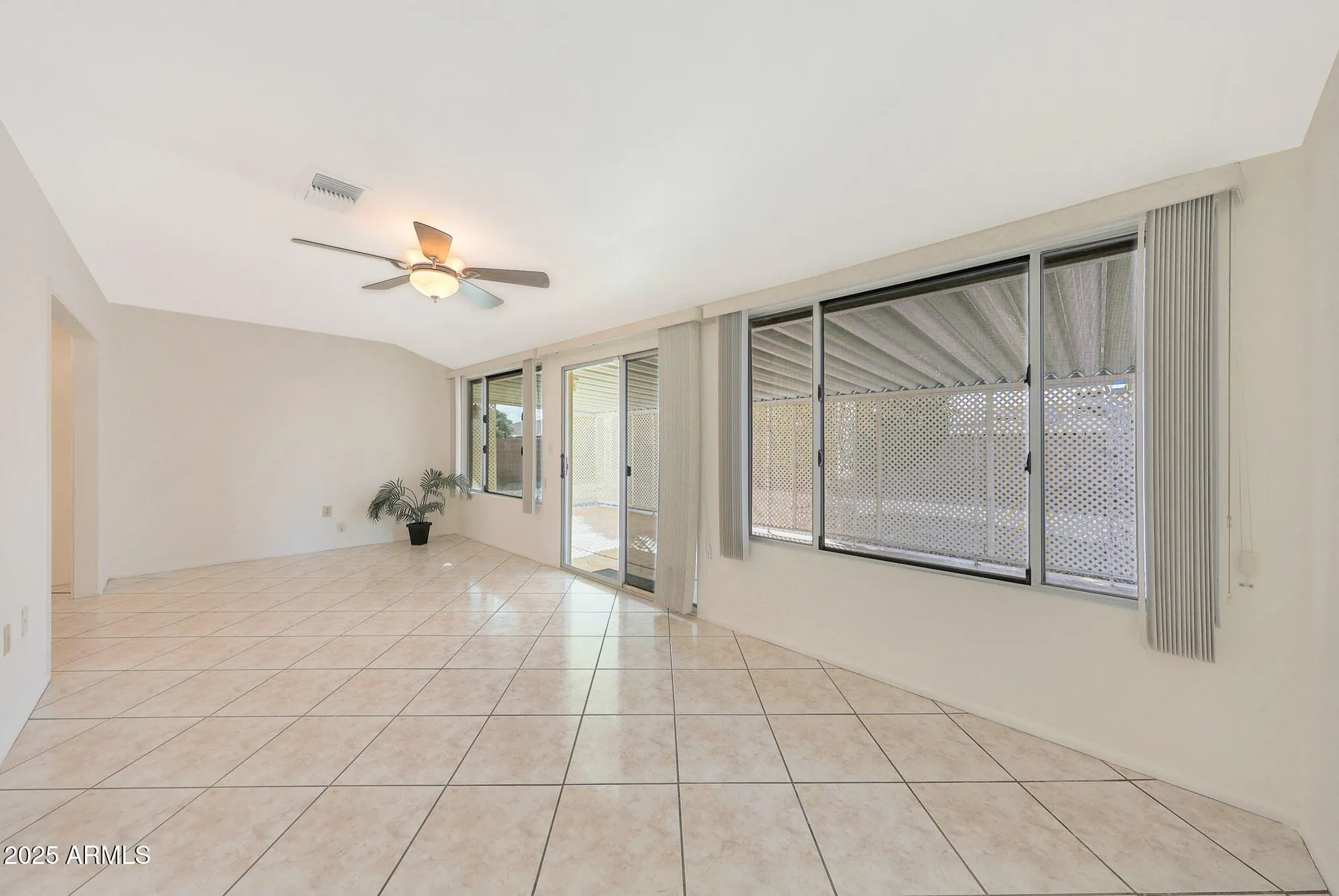 Property Slideshow image 16 of 48 | 10760 w saratoga cir, Sun City, AZ, 85351
