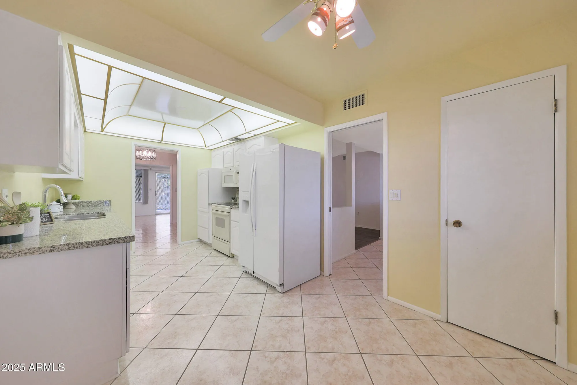 Property Slideshow image 23 of 48 | 10760 w saratoga cir, Sun City, AZ, 85351