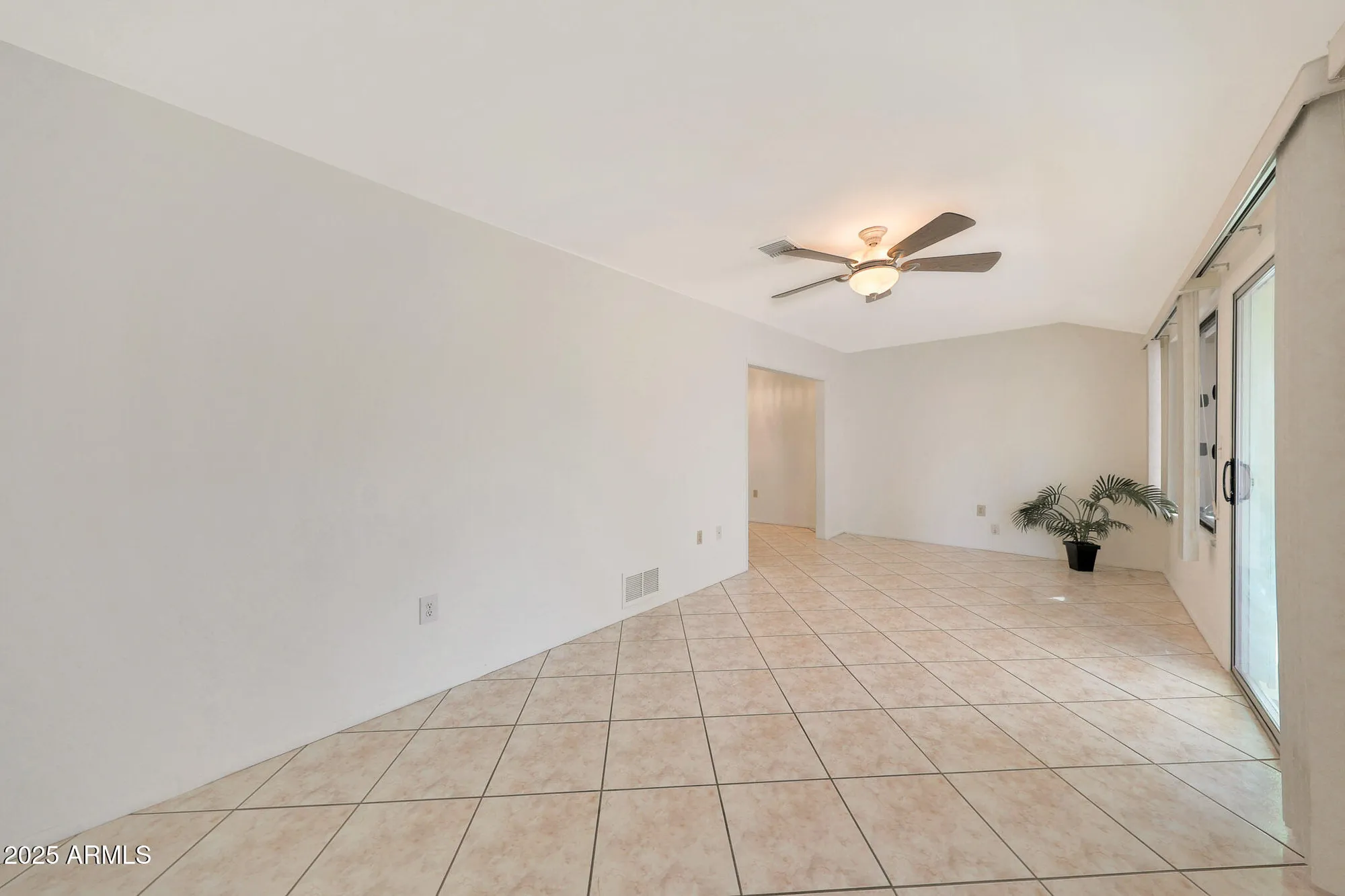 Property Slideshow image 17 of 48 | 10760 w saratoga cir, Sun City, AZ, 85351