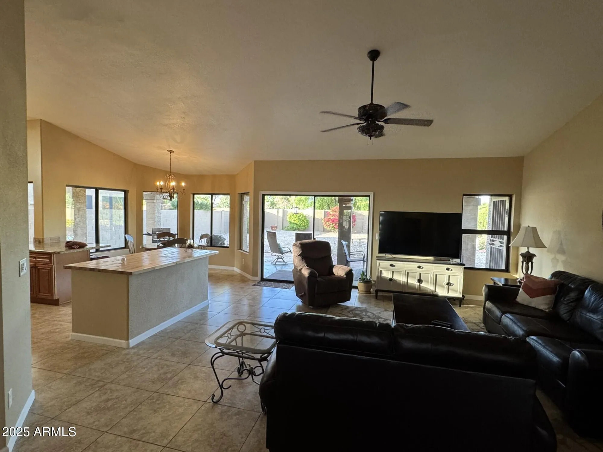 Property Slideshow image 4 of 24 | 9510 w menadota dr, Peoria, AZ, 85382
