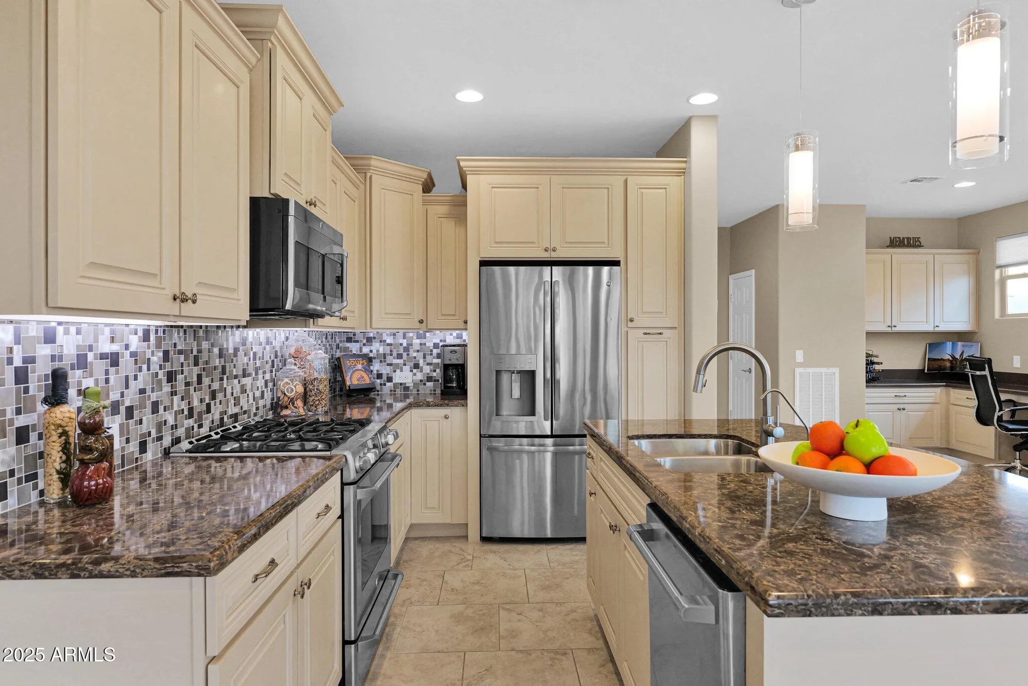 Property Slideshow image 11 of 38 | 908 e cereus pass, Queen Creek, AZ, 85140