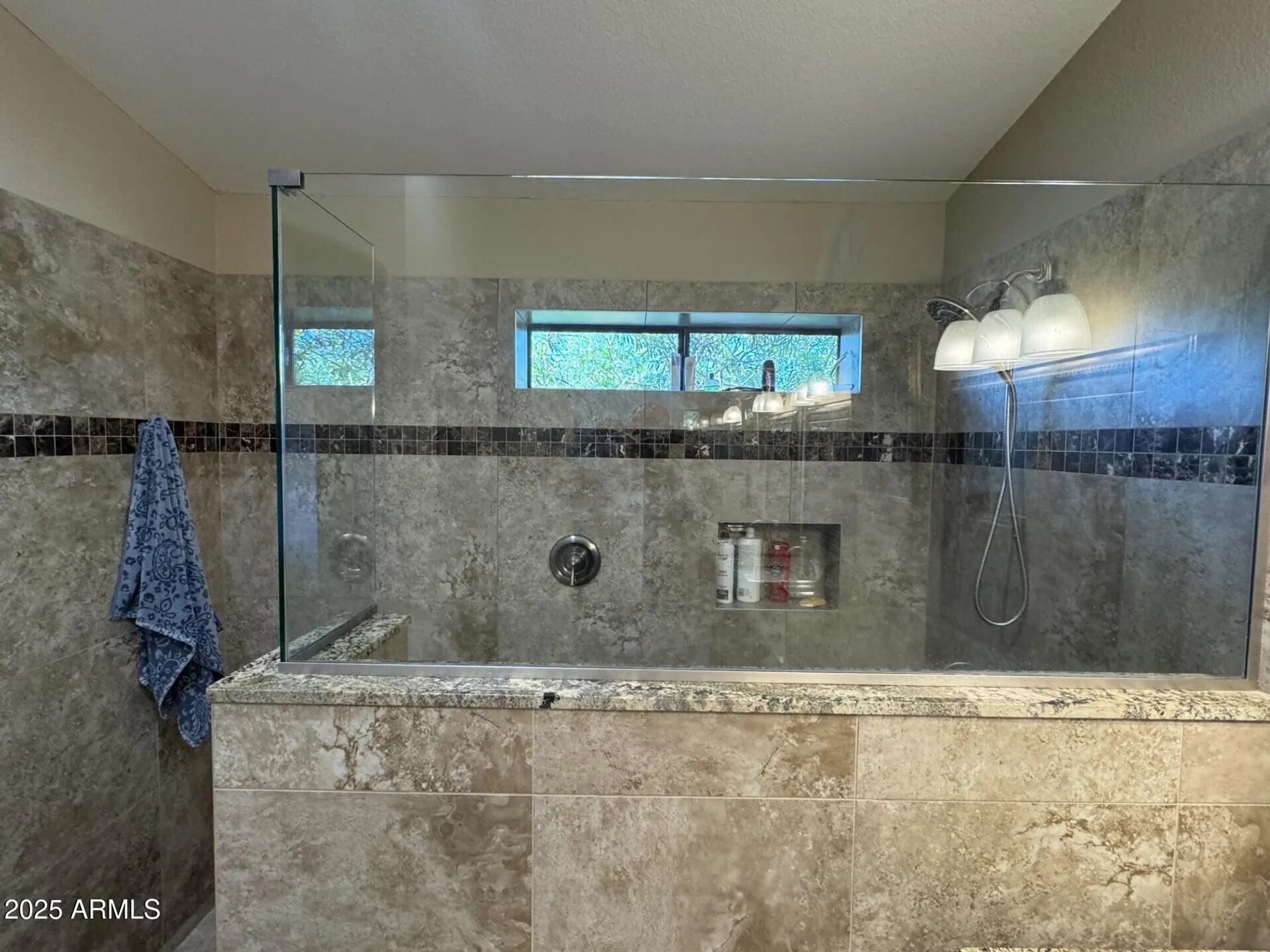 Property Slideshow image 10 of 24 | 9510 w menadota dr, Peoria, AZ, 85382