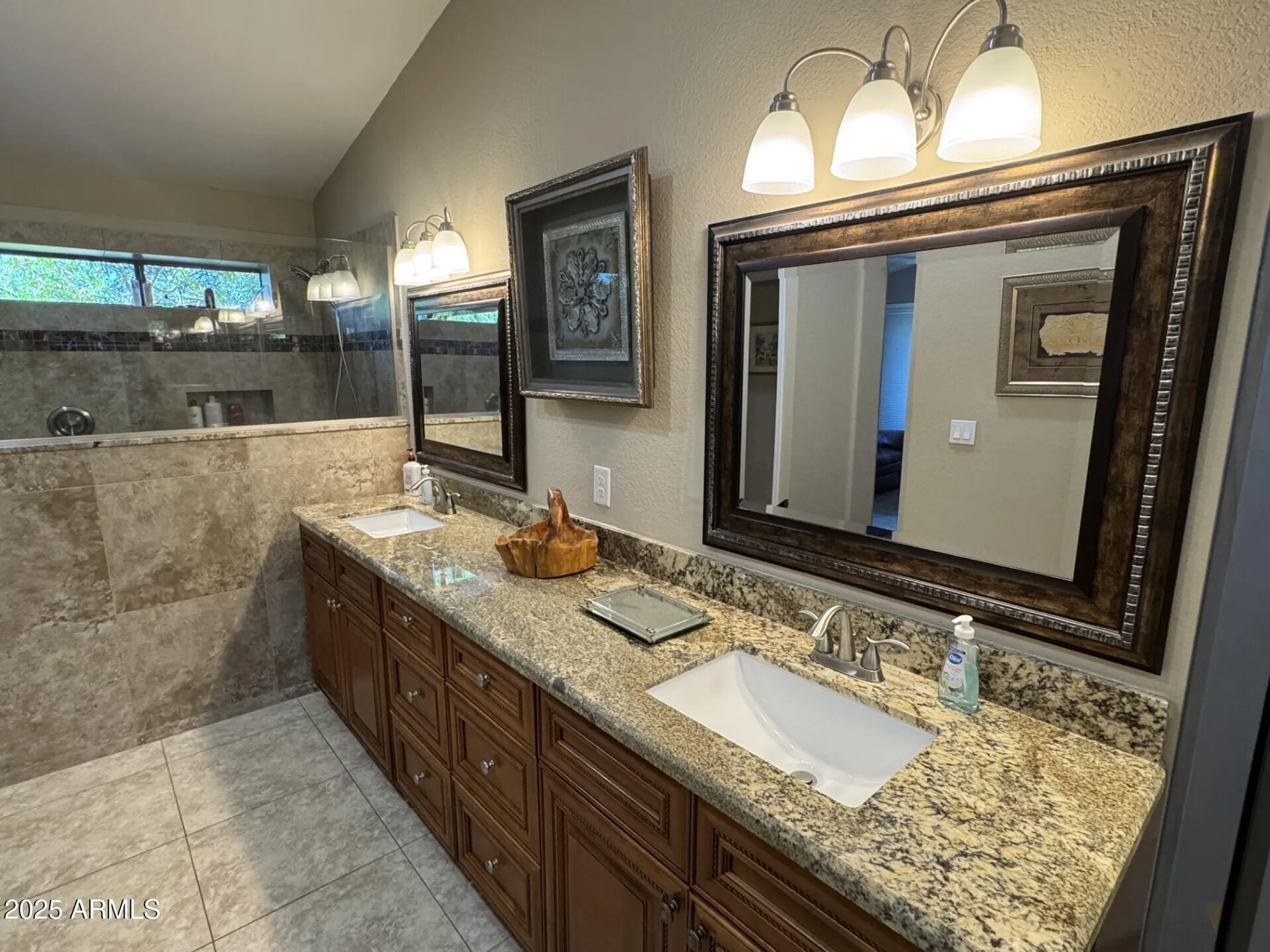 Property Slideshow image 12 of 24 | 9510 w menadota dr, Peoria, AZ, 85382