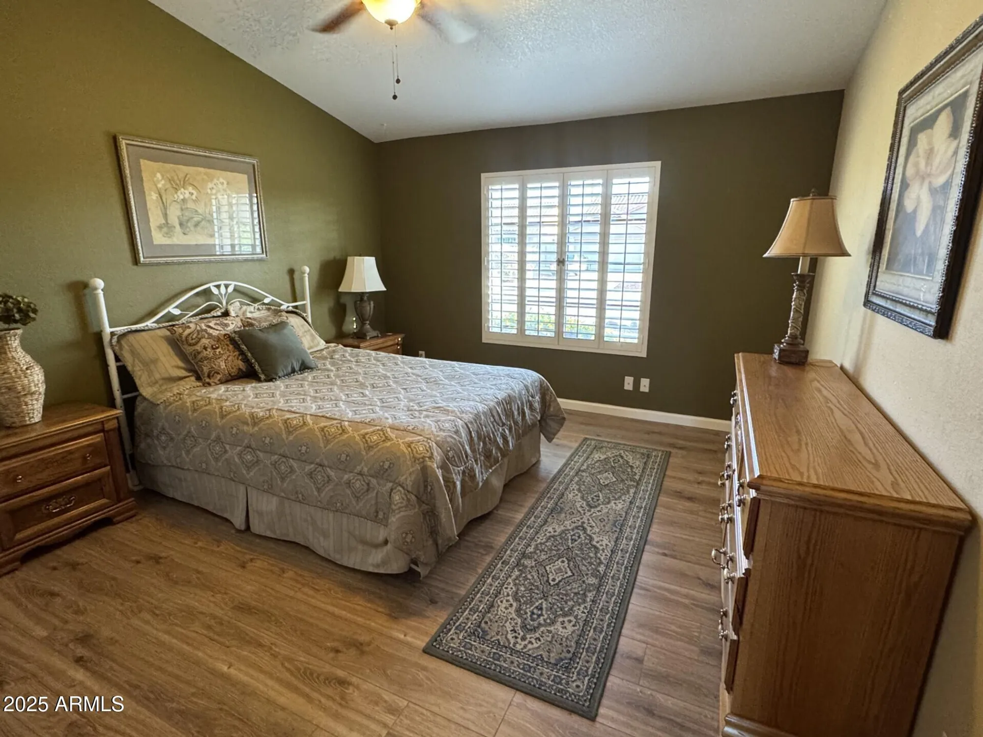 Property Slideshow image 16 of 24 | 9510 w menadota dr, Peoria, AZ, 85382