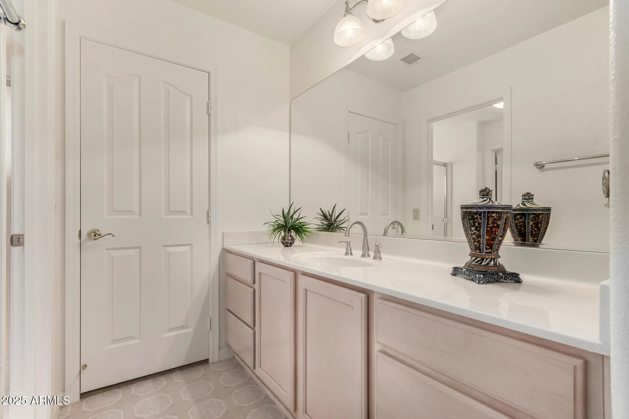 Property Slideshow image 28 of 56 | 24211 s stoney lake dr, Sun Lakes, AZ, 85248