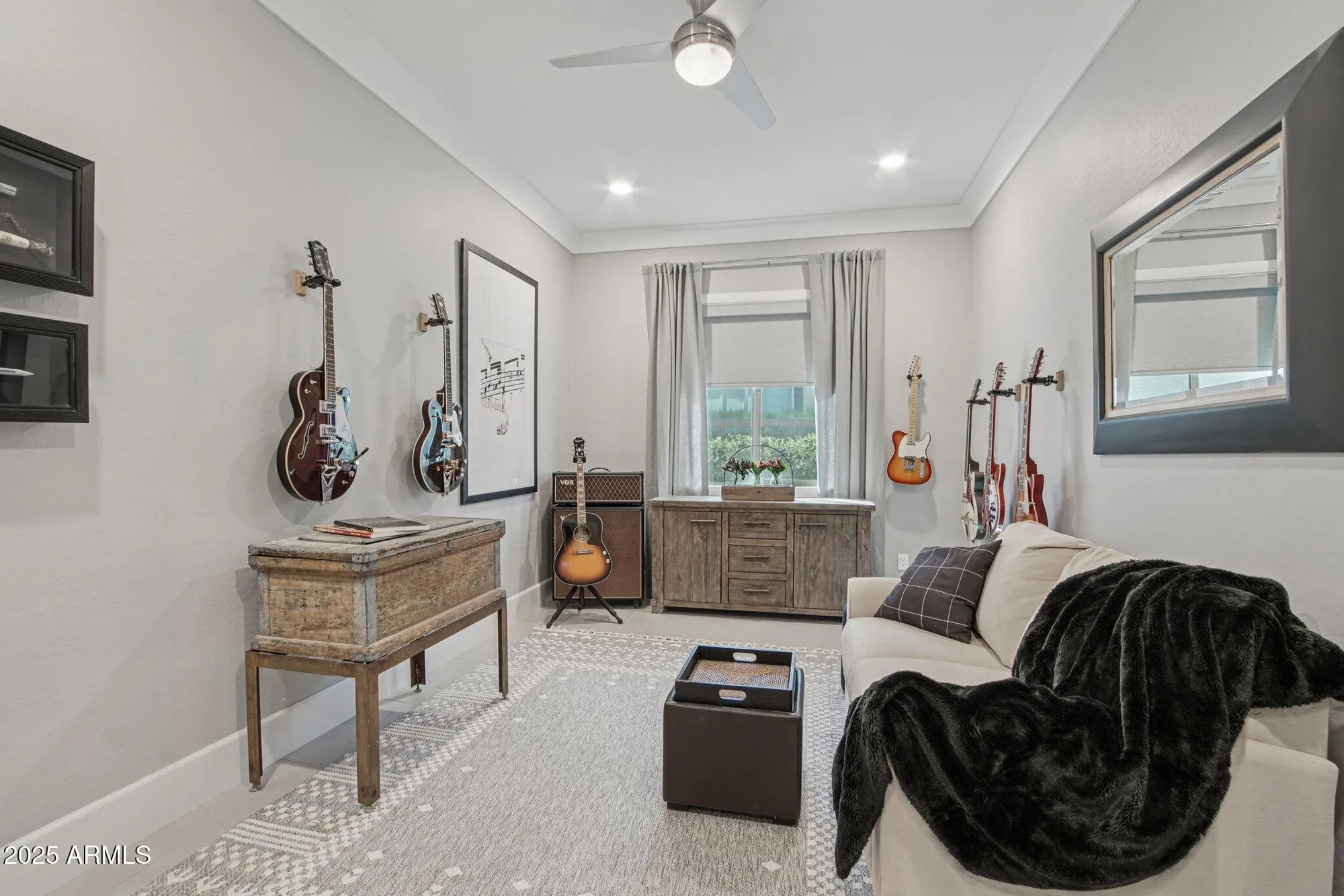 Property Slideshow image 14 of 34 | 13453 w evergreen ter, Peoria, AZ, 85383