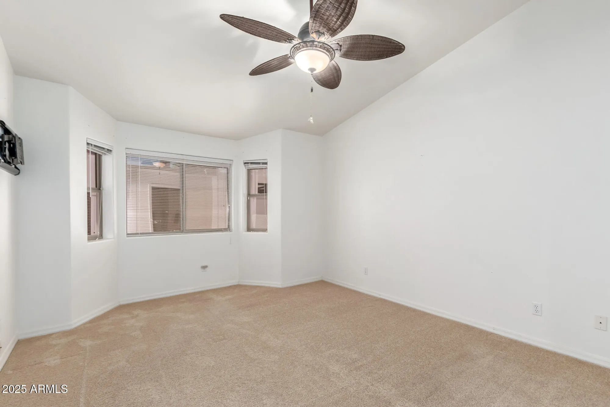 Property Slideshow image 16 of 49 | 5830 e mckellips rd unit 100, Mesa, AZ, 85215