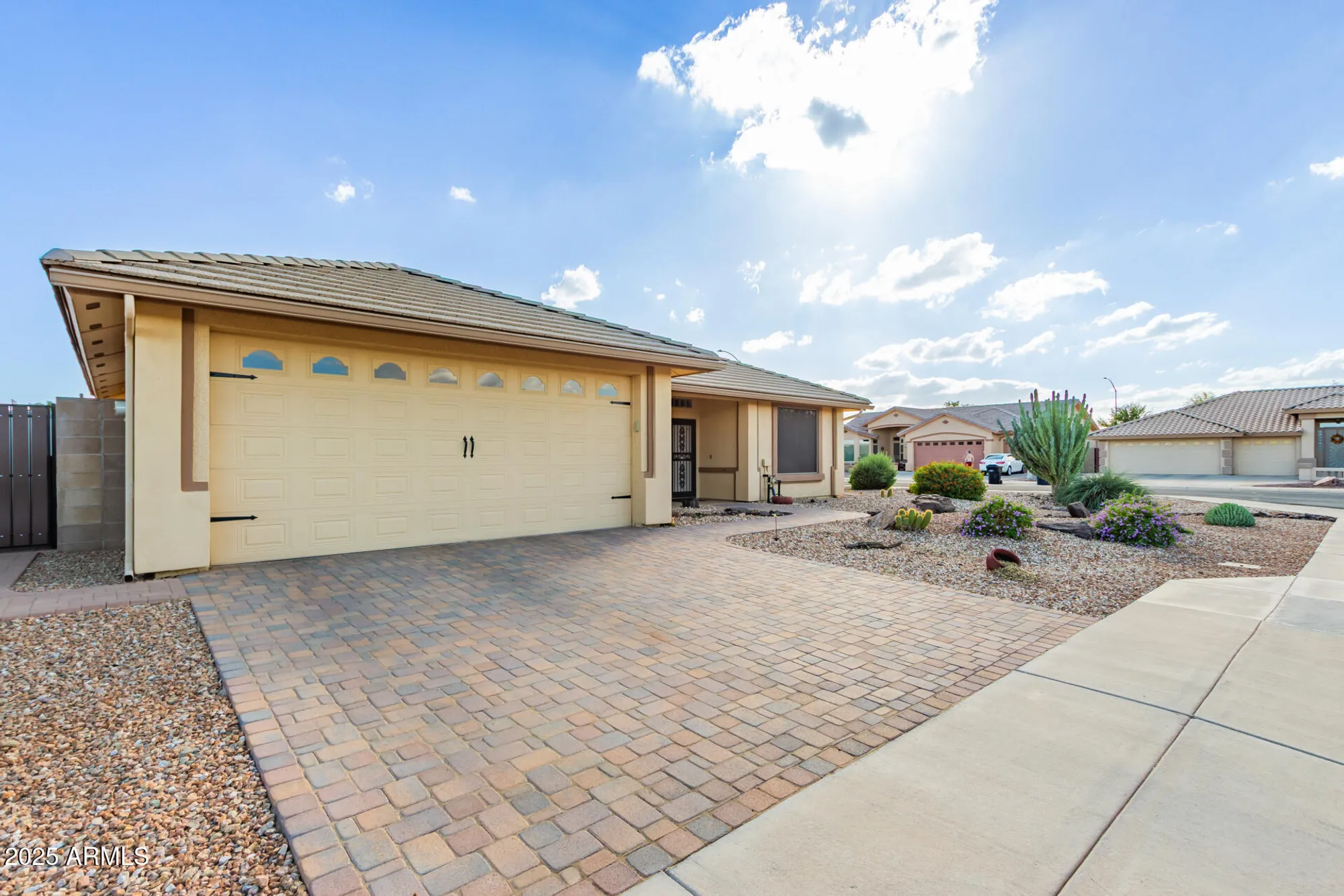Property Slideshow image 2 of 31 | 10825 e oro ave, Mesa, AZ, 85212