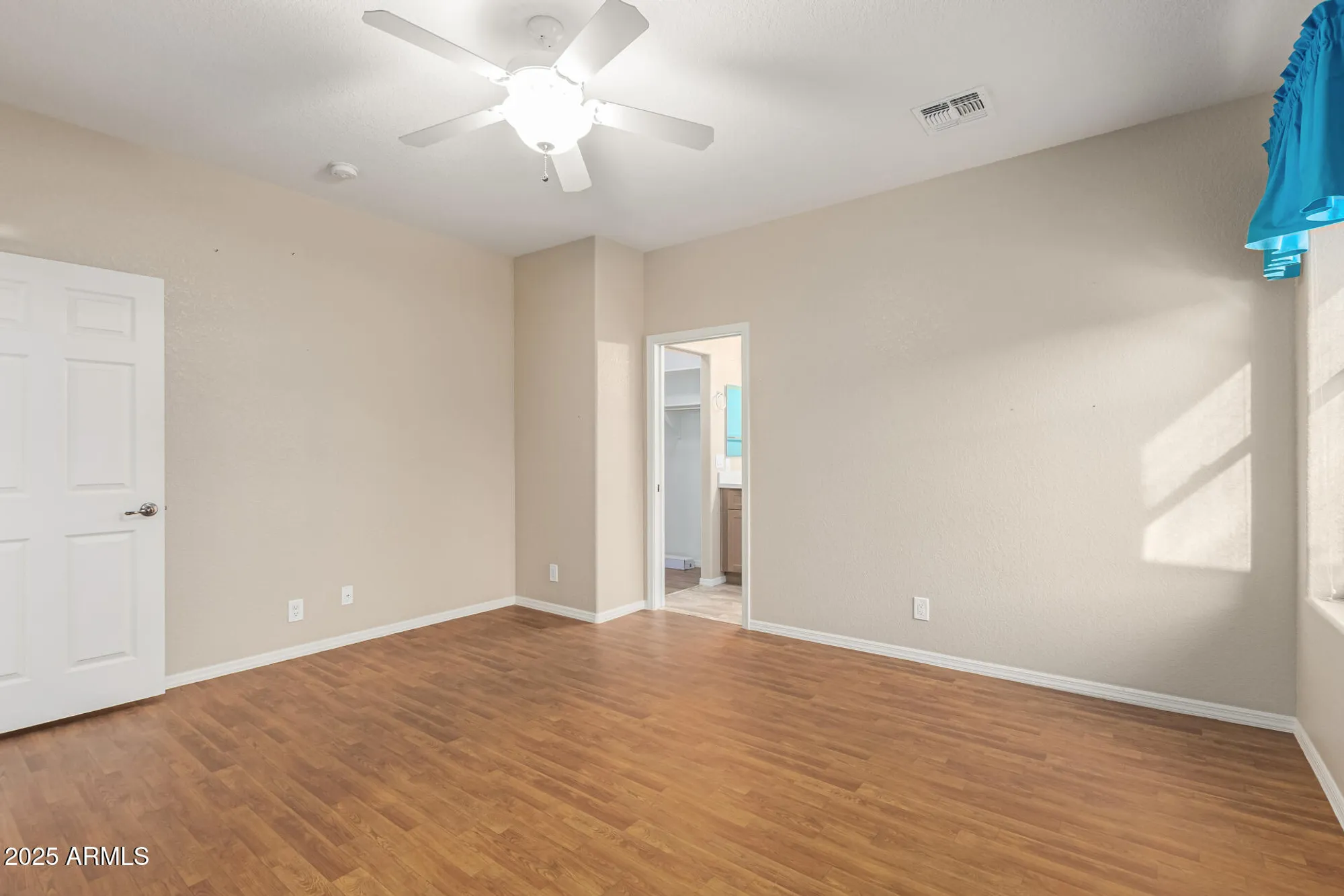 Property Slideshow image 13 of 31 | 10825 e oro ave, Mesa, AZ, 85212