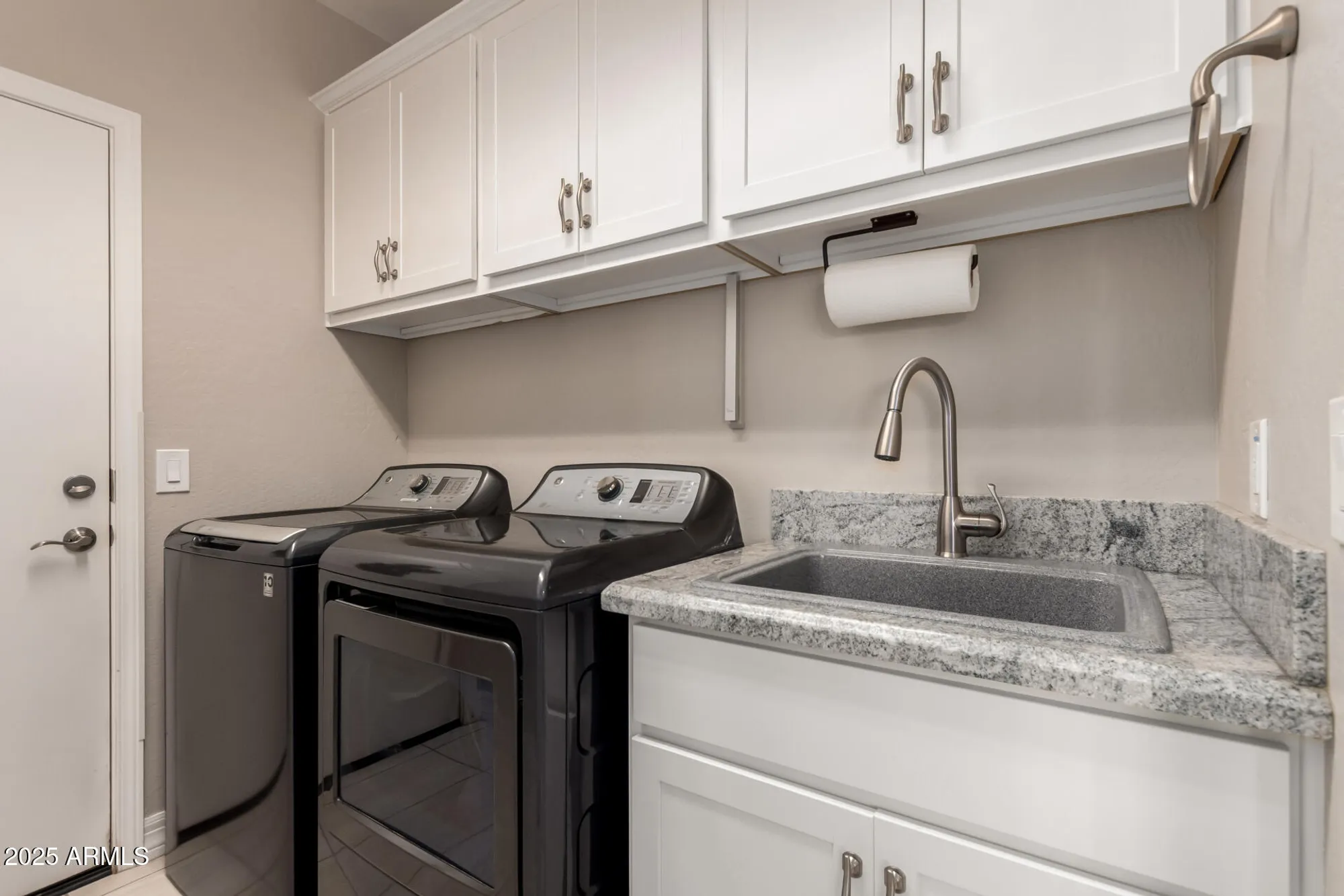 Property Slideshow image 31 of 52 | 18229 w cedarwood ln, Goodyear, AZ, 85338