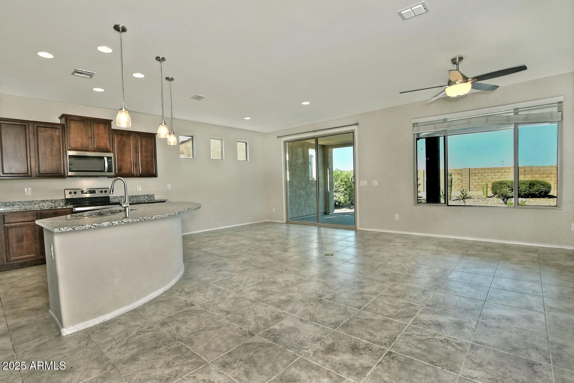 Property Slideshow image 8 of 49 | 5814 w cactus wren way, Florence, AZ, 85132