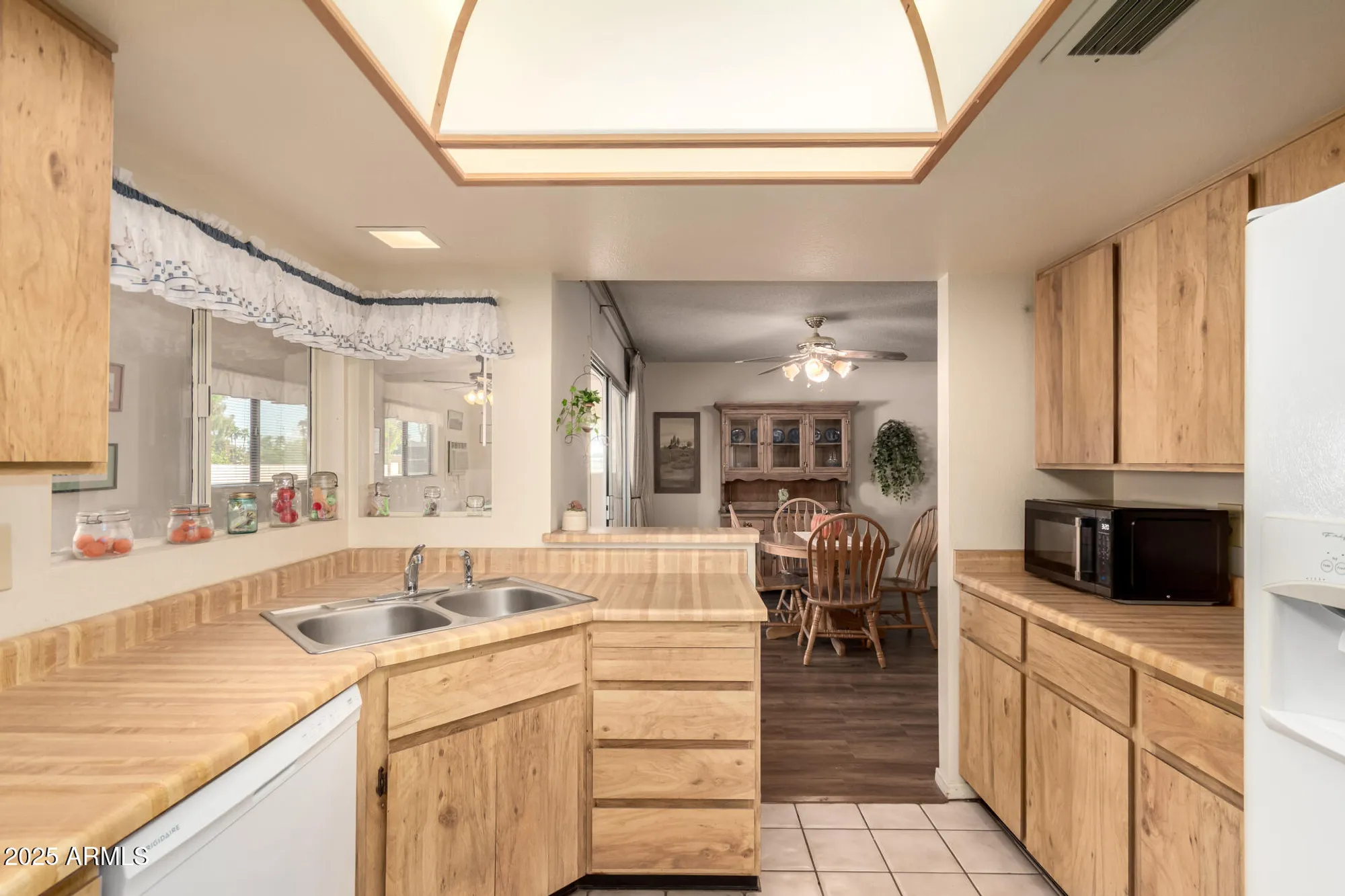 Property Slideshow image 16 of 51 | 9239 e fairway blvd, Sun Lakes, AZ, 85248