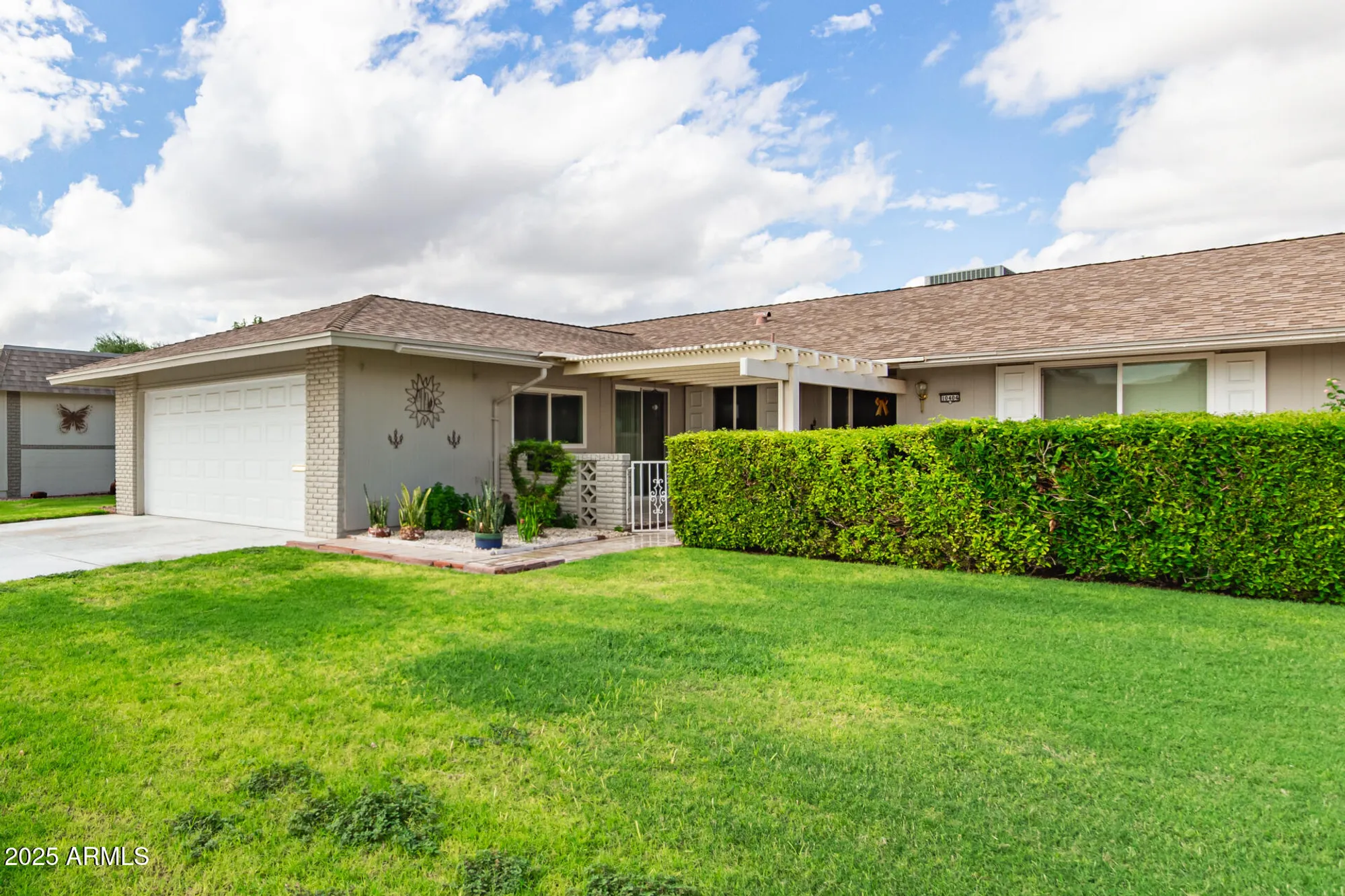 Property Slideshow image 3 of 30 | 10404 w kingswood cir, Sun City, AZ, 85351