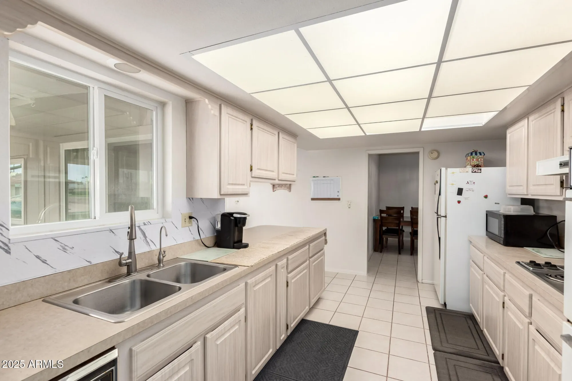 Property Slideshow image 6 of 30 | 10404 w kingswood cir, Sun City, AZ, 85351