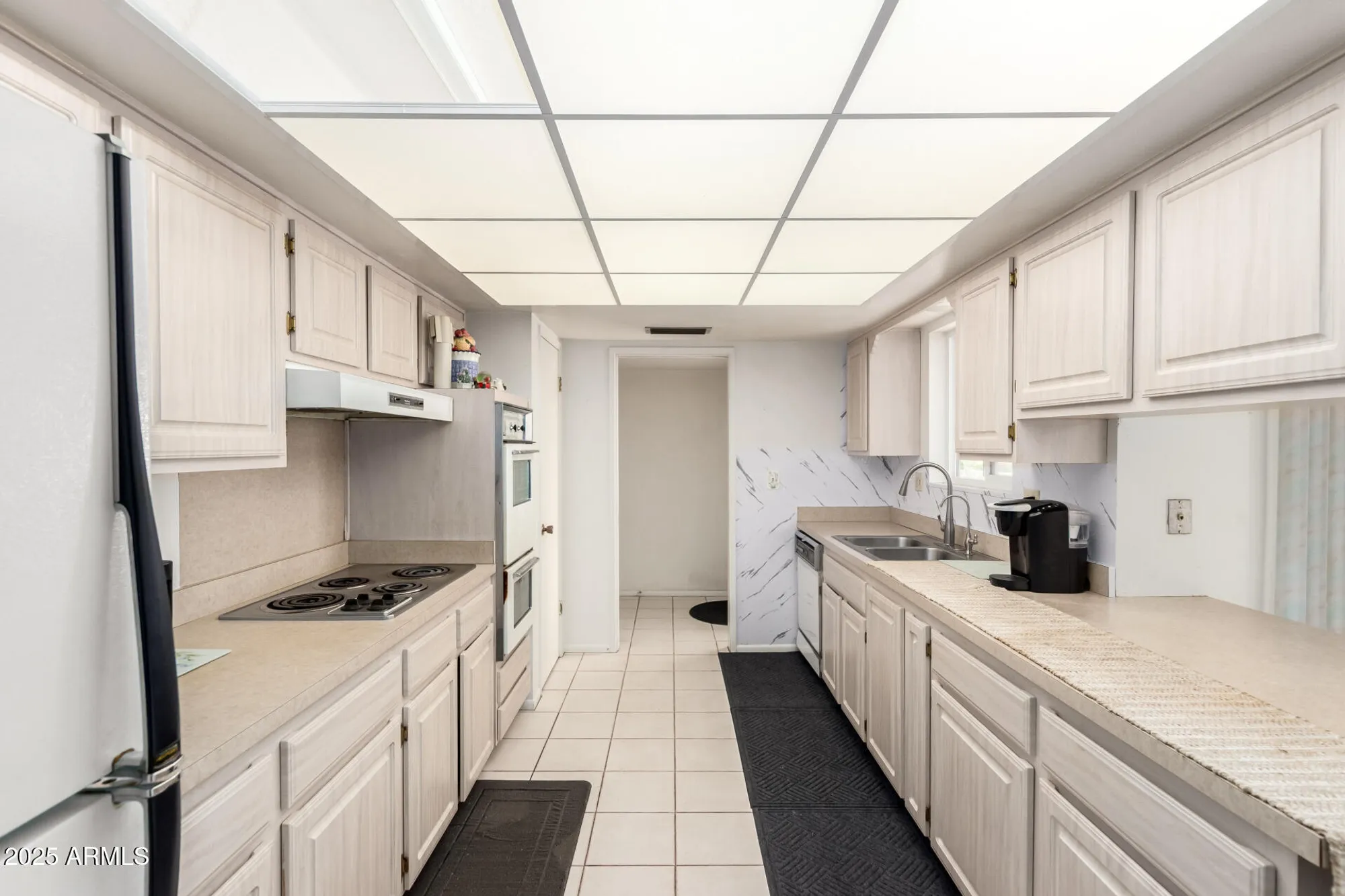 Property Slideshow image 8 of 30 | 10404 w kingswood cir, Sun City, AZ, 85351