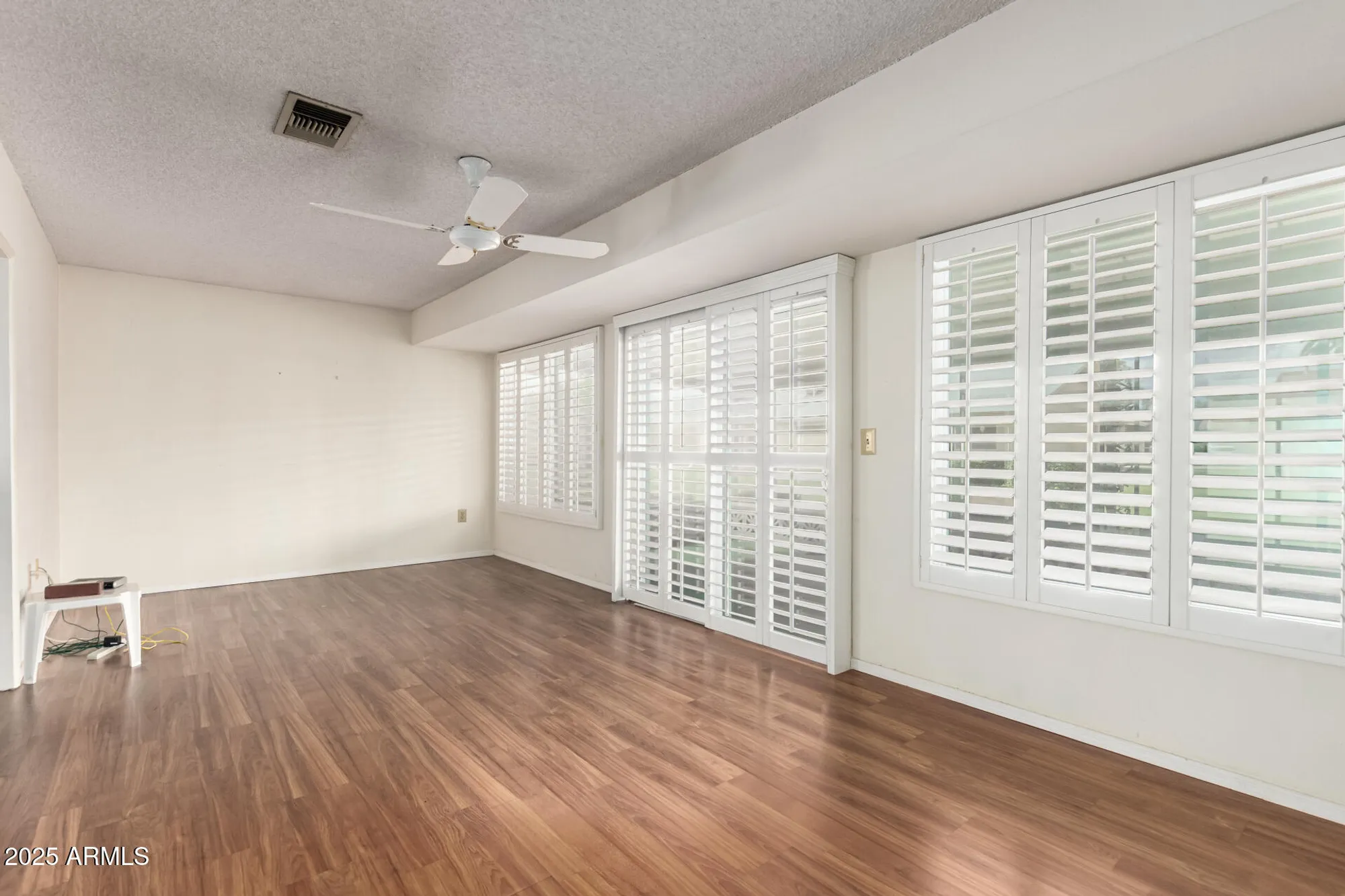 Property Slideshow image 14 of 30 | 10404 w kingswood cir, Sun City, AZ, 85351