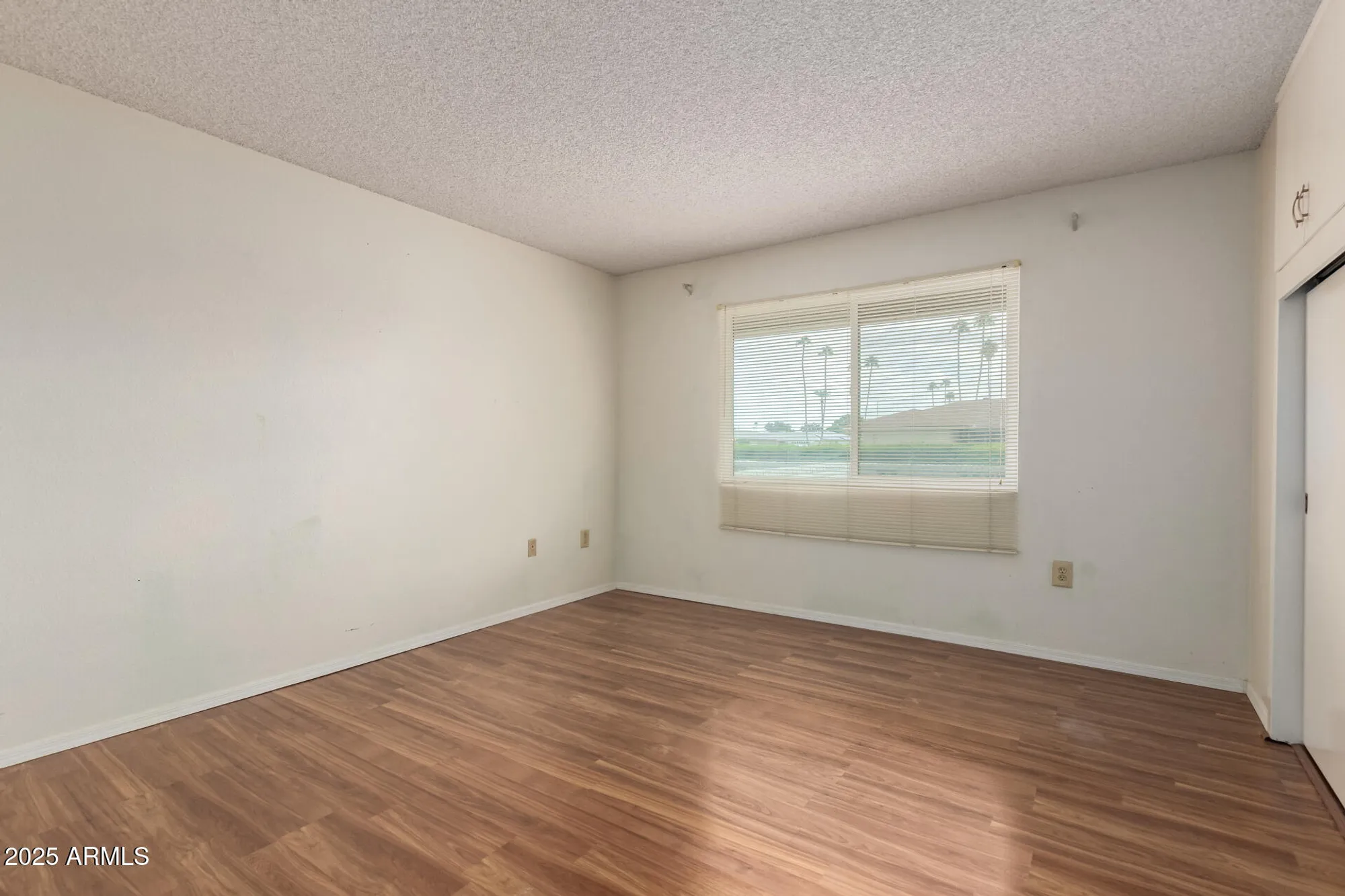 Property Slideshow image 20 of 30 | 10404 w kingswood cir, Sun City, AZ, 85351