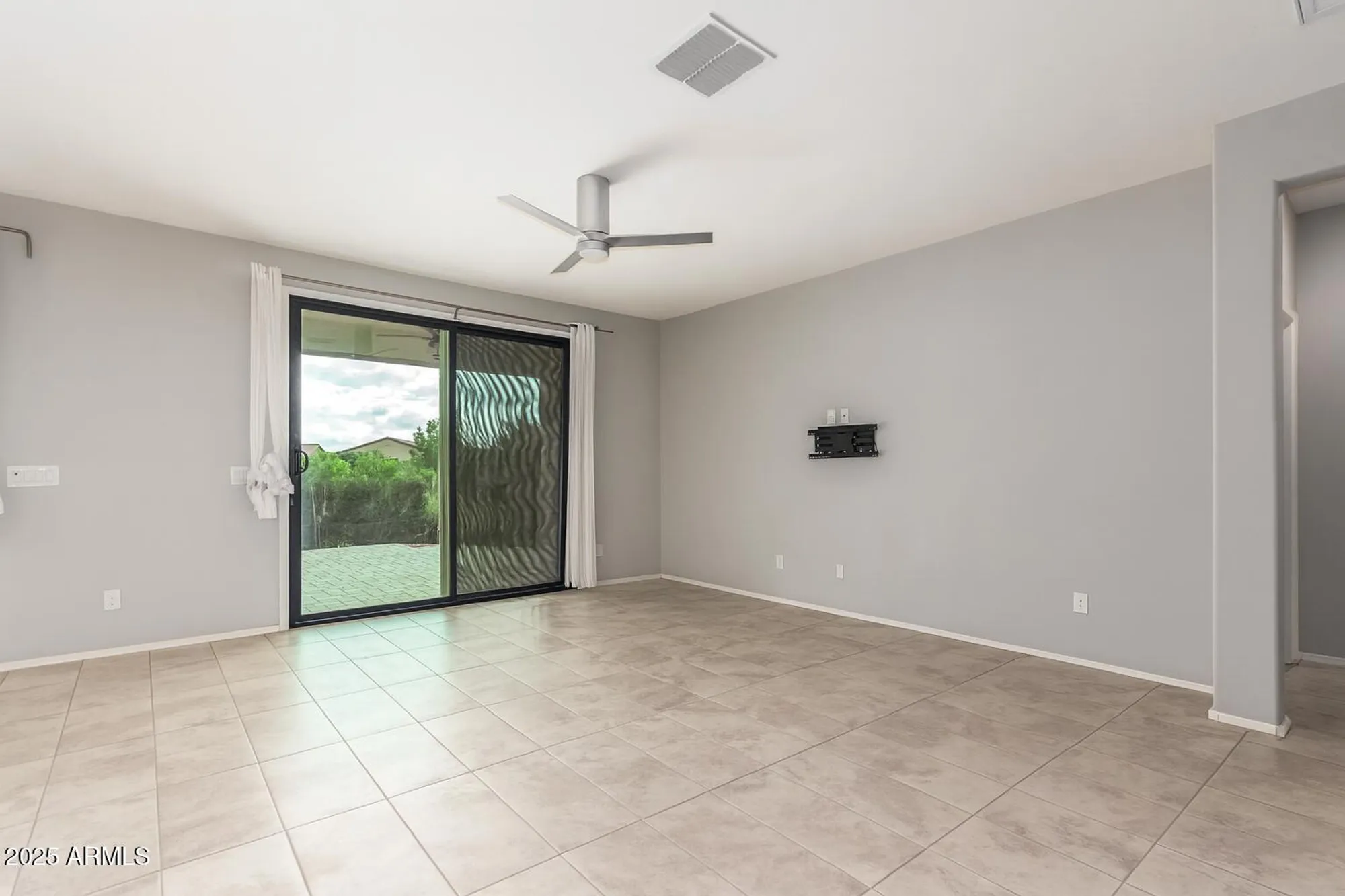 Property Slideshow image 10 of 32 | 41609 w summer wind way, Maricopa, AZ, 85138