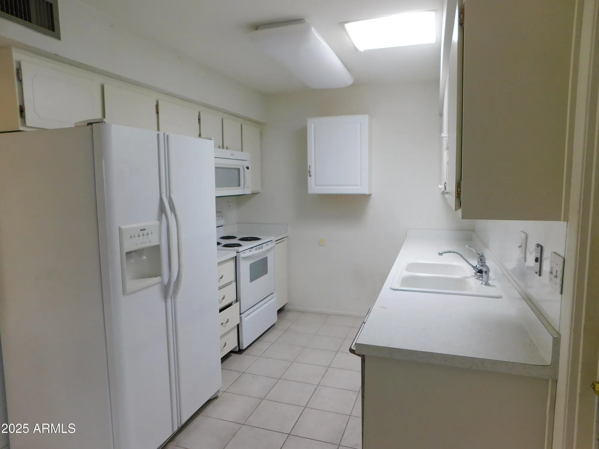 Property Slideshow image 4 of 11 | 13050 n 100th ave, Sun City, AZ, 85351