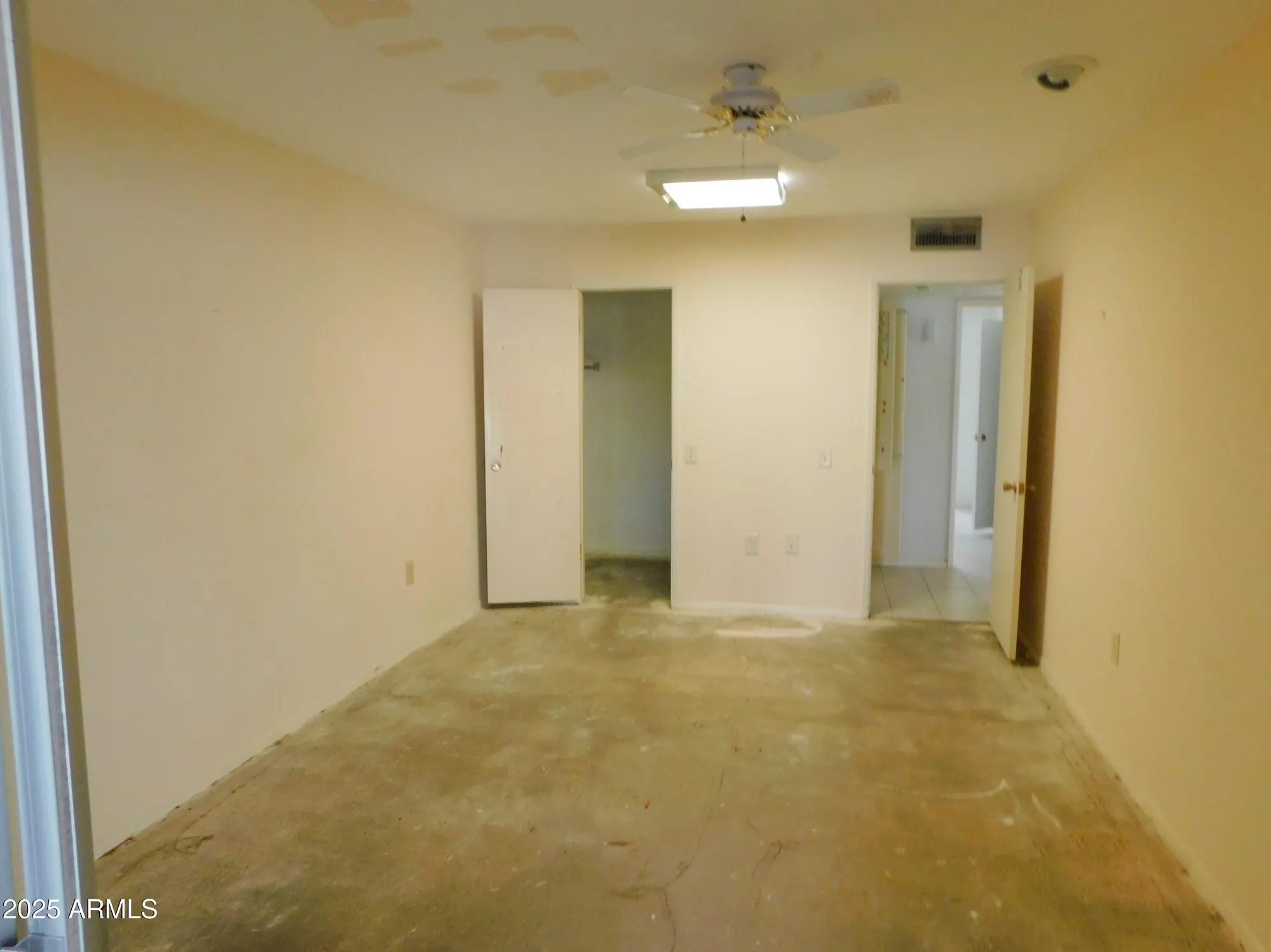 Property Slideshow image 8 of 11 | 13050 n 100th ave, Sun City, AZ, 85351