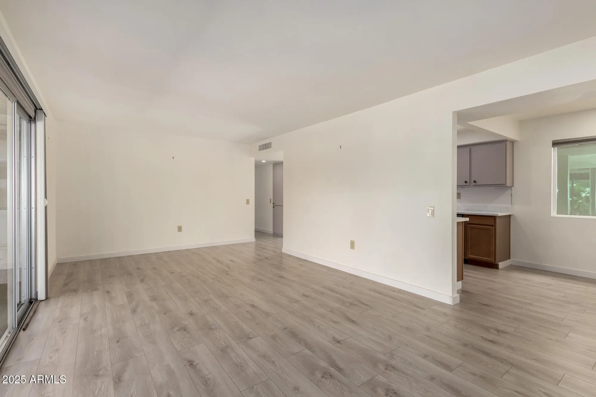 Property Slideshow image 8 of 34 | 10830 w willowbrook dr, Sun City, AZ, 85373