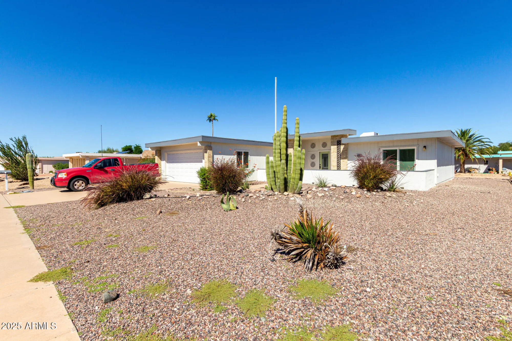 Property Slideshow image 3 of 34 | 10830 w willowbrook dr, Sun City, AZ, 85373