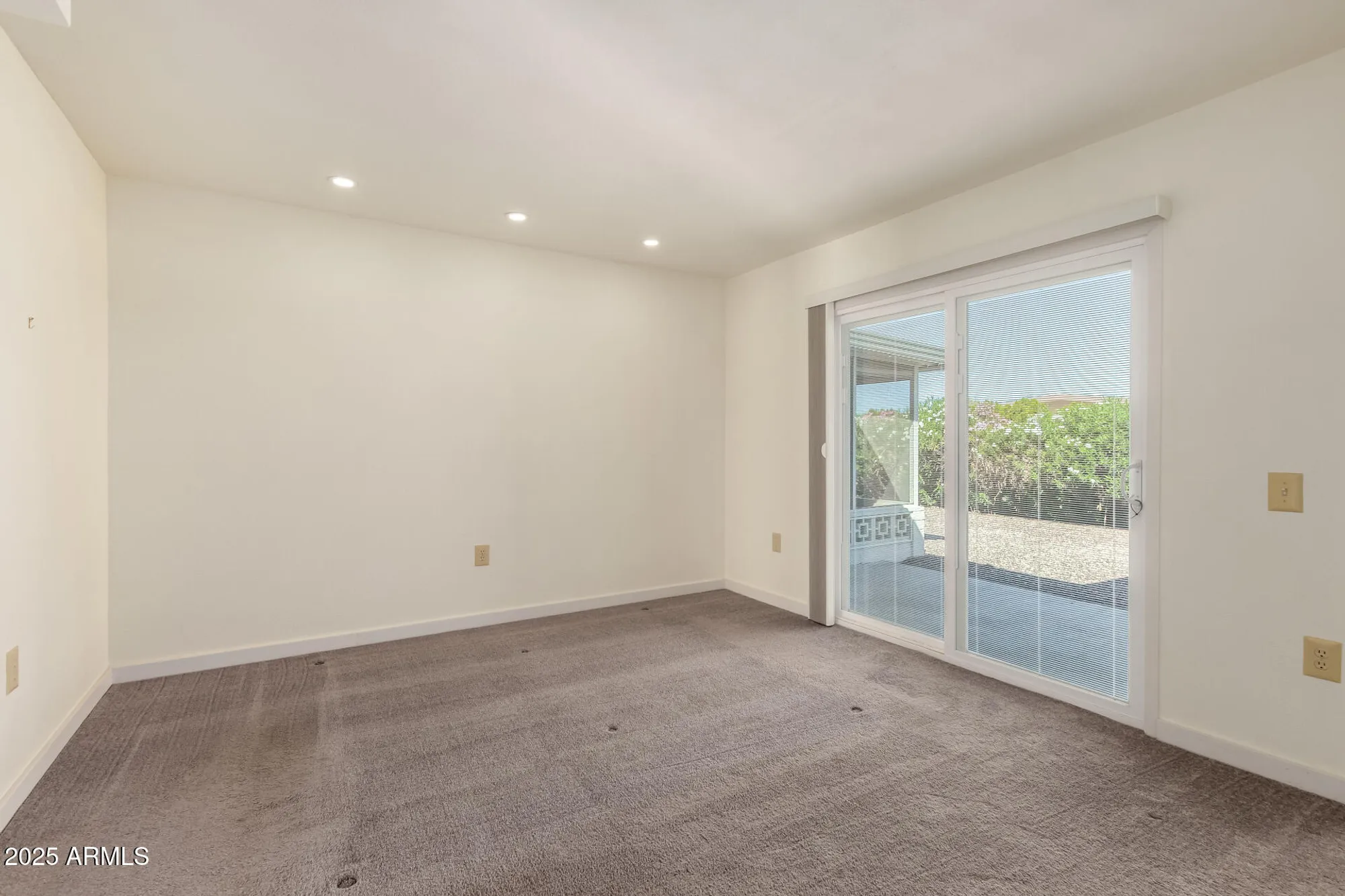 Property Slideshow image 14 of 34 | 10830 w willowbrook dr, Sun City, AZ, 85373