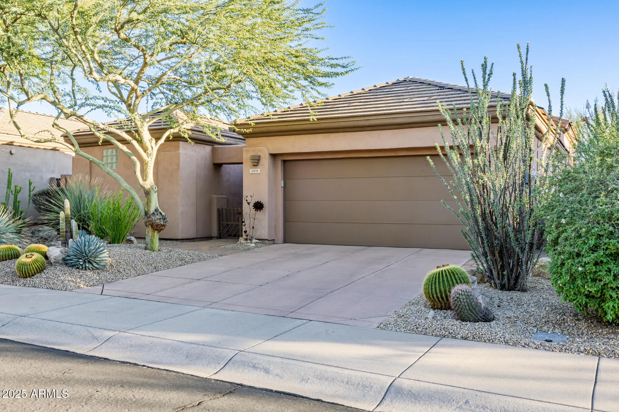 Property Slideshow image 10 of 81 | 6975 e hibiscus way, Scottsdale, AZ, 85266