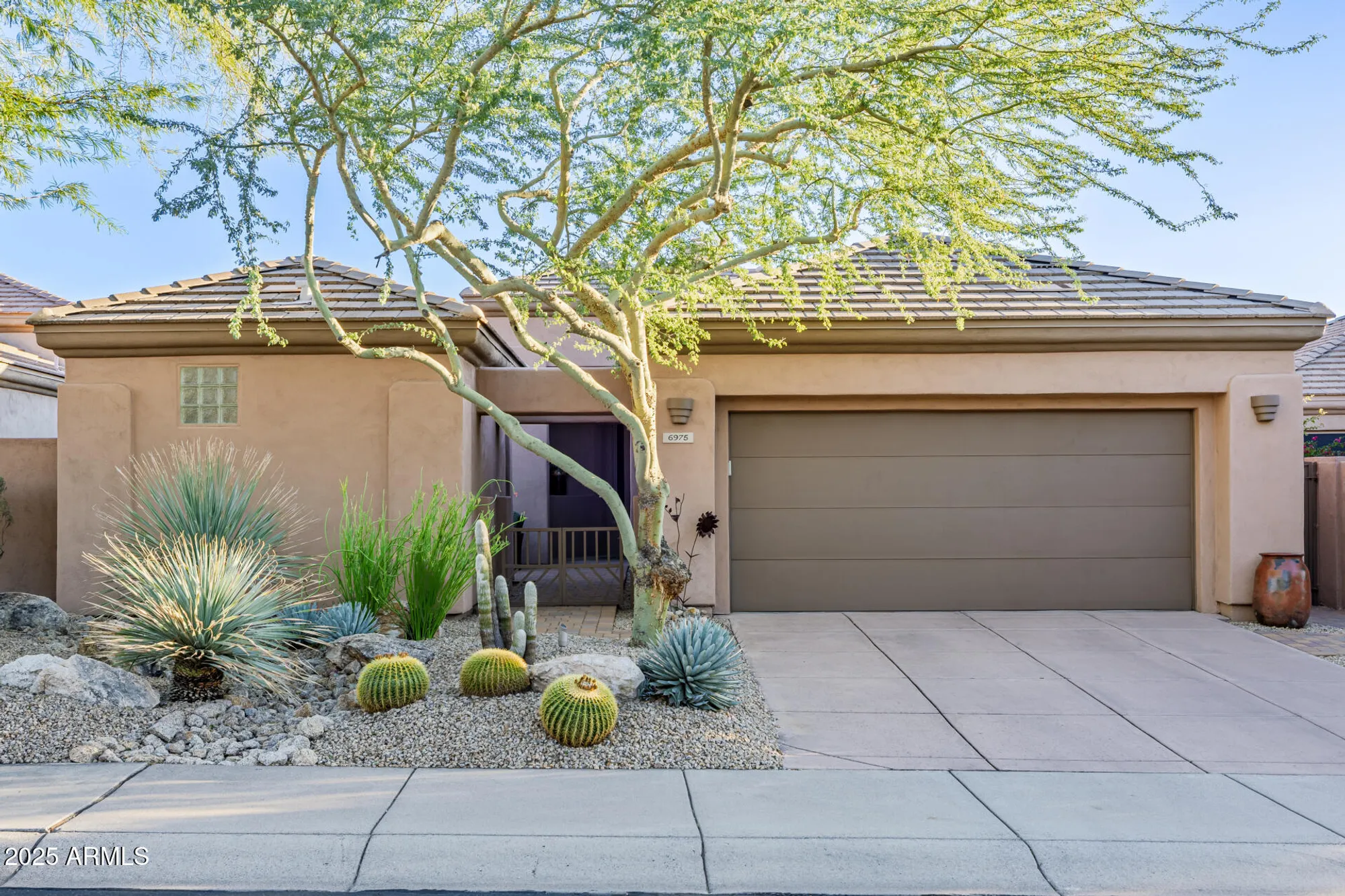 Property Slideshow image 9 of 81 | 6975 e hibiscus way, Scottsdale, AZ, 85266