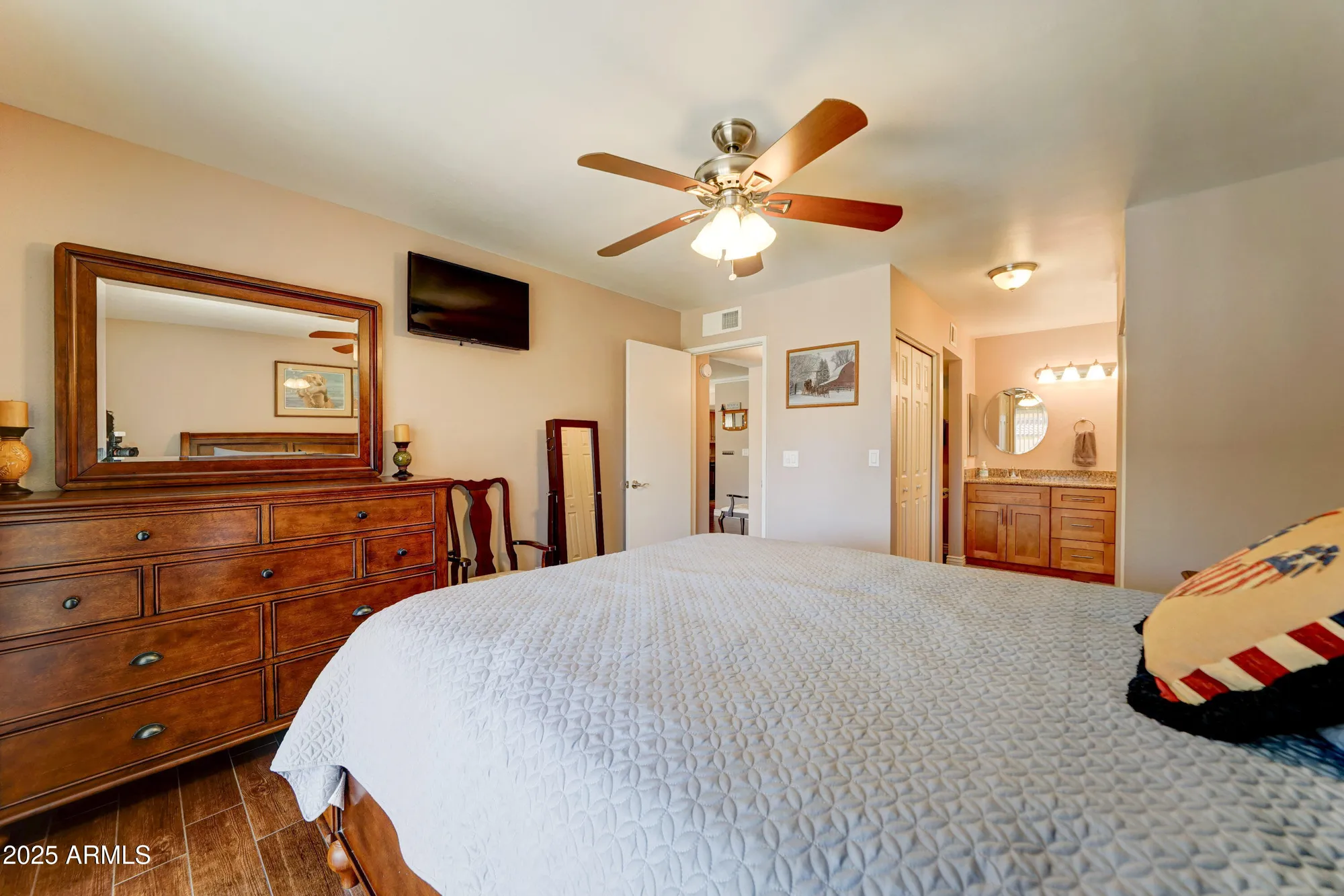 Property Slideshow image 9 of 32 | 4761 e ute ct, Phoenix, AZ, 85044