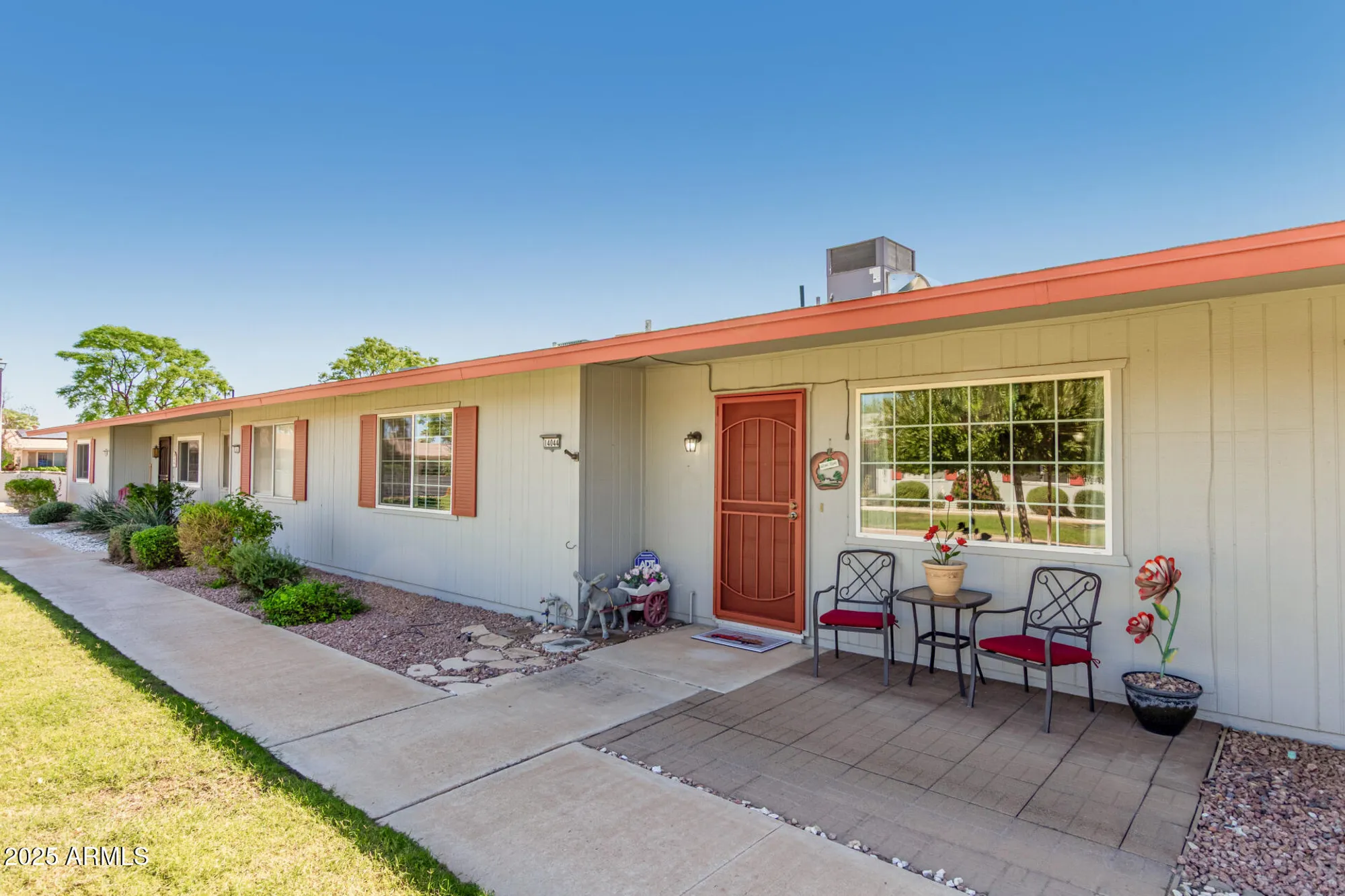 Property Slideshow image 2 of 32 | 14044 n newcastle dr, Sun City, AZ, 85351